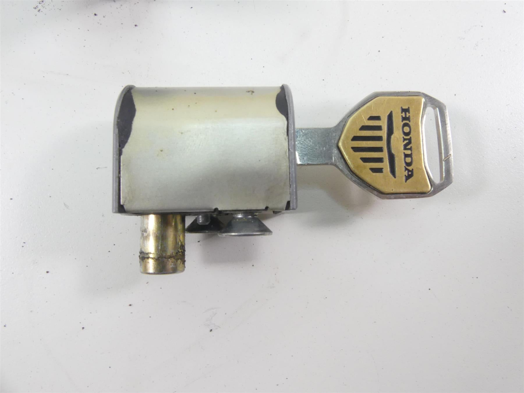 2002 Honda VTX1800 C Ignition Switch Gas Cap Key Lock Set 35100-MCH-000 {{ shop.shopifyCountryName }} - Mototech271