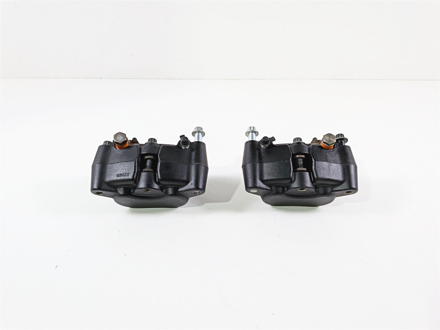 2011 Harley FXDF Dyna Fat Bob Dual Front Brake Caliper Set 44046-08 {{ shop.shopifyCountryName }} - Mototech271