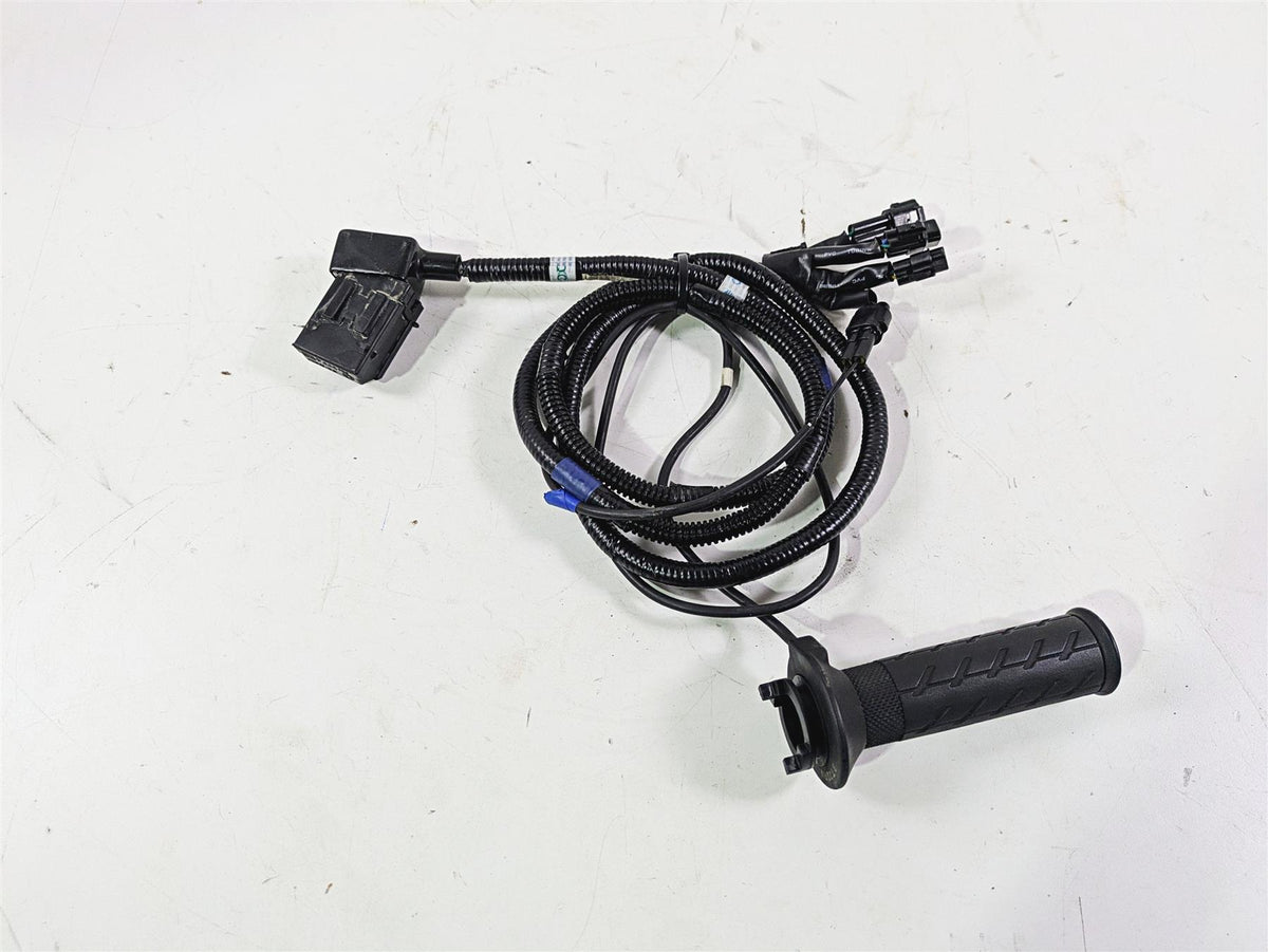 2020 Suzuki V-Strom 1050 XT Right Heated Grip + Wiring Set 57100-06822-000 {{ shop.shopifyCountryName }} - Mototech271