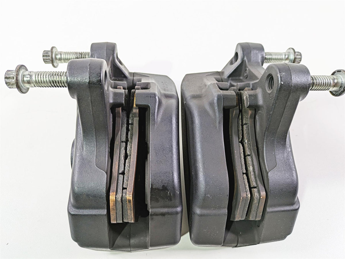 2010 Harley Touring FLHTK Electra Glide Front Brake Calipers 43027-08 44023-08 {{ shop.shopifyCountryName }} - Mototech271