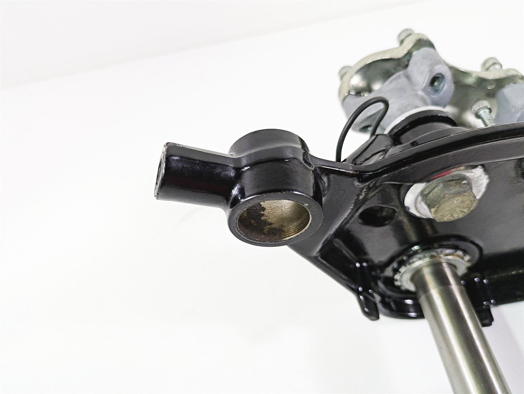 2010 Harley Touring FLHTK Electra Glide Upper Lower Triple Tree Set 45435-10 {{ shop.shopifyCountryName }} - Mototech271