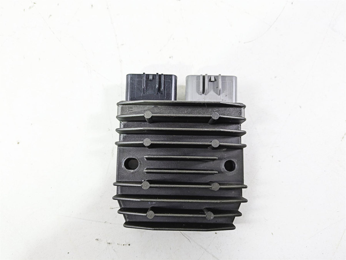 2012 Yamaha XT1200 Super Tenere Rectifier Voltage Regulator 1D7-81960-00 FH012AA {{ shop.shopifyCountryName }} - Mototech271