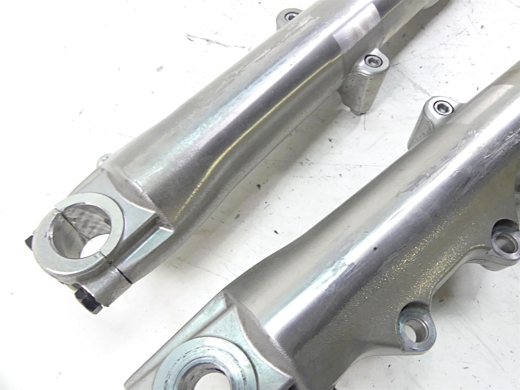 2011 Harley Softail FLSTF Fat Boy Straight 41mm Front Fork Leg Set 45916-07A {{ shop.shopifyCountryName }} - Mototech271