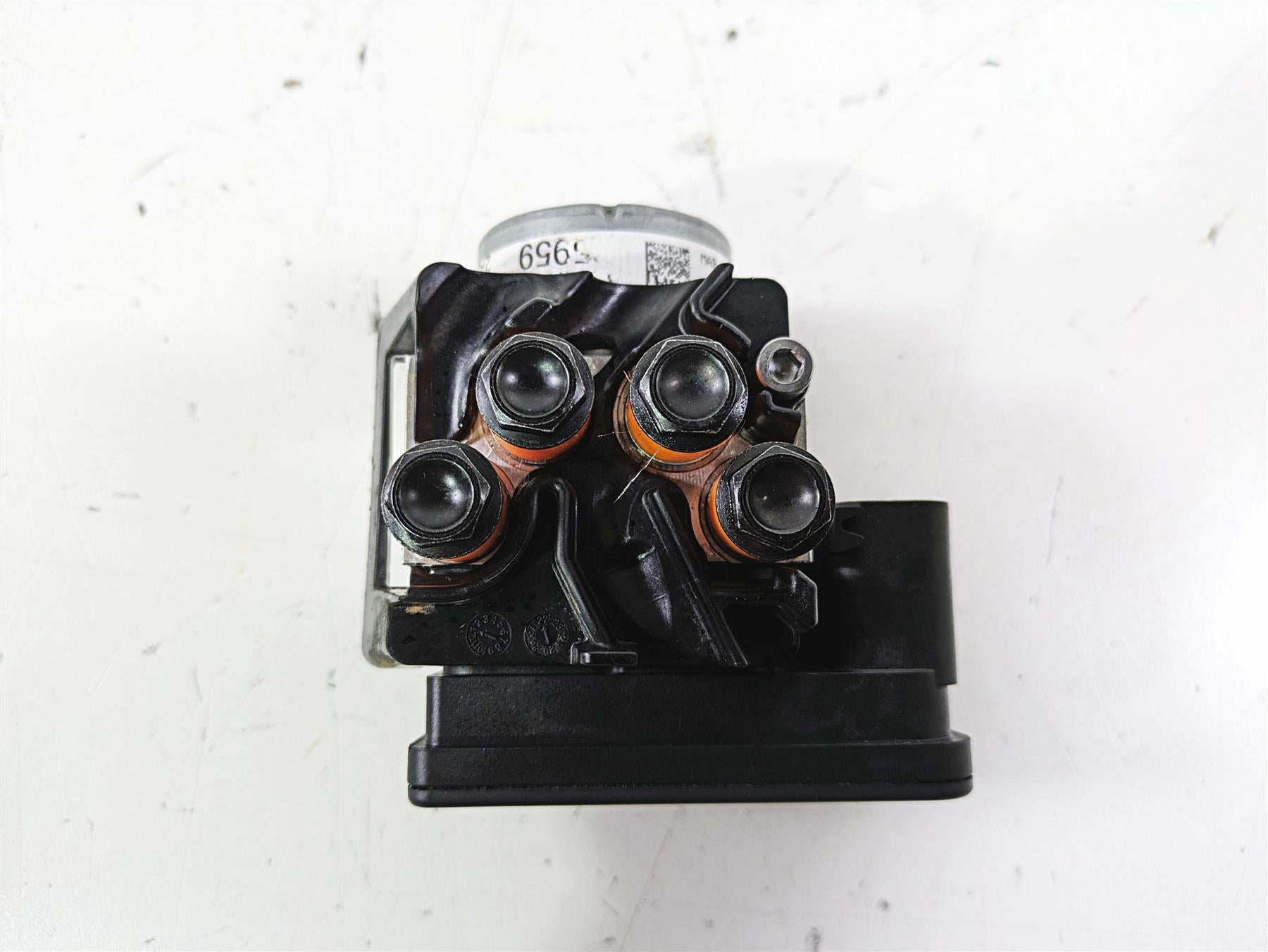 2023 Triumph Street Triple 765 RS Abs Brake Pump Module T2025961 T2025959 {{ shop.shopifyCountryName }} - Mototech271
