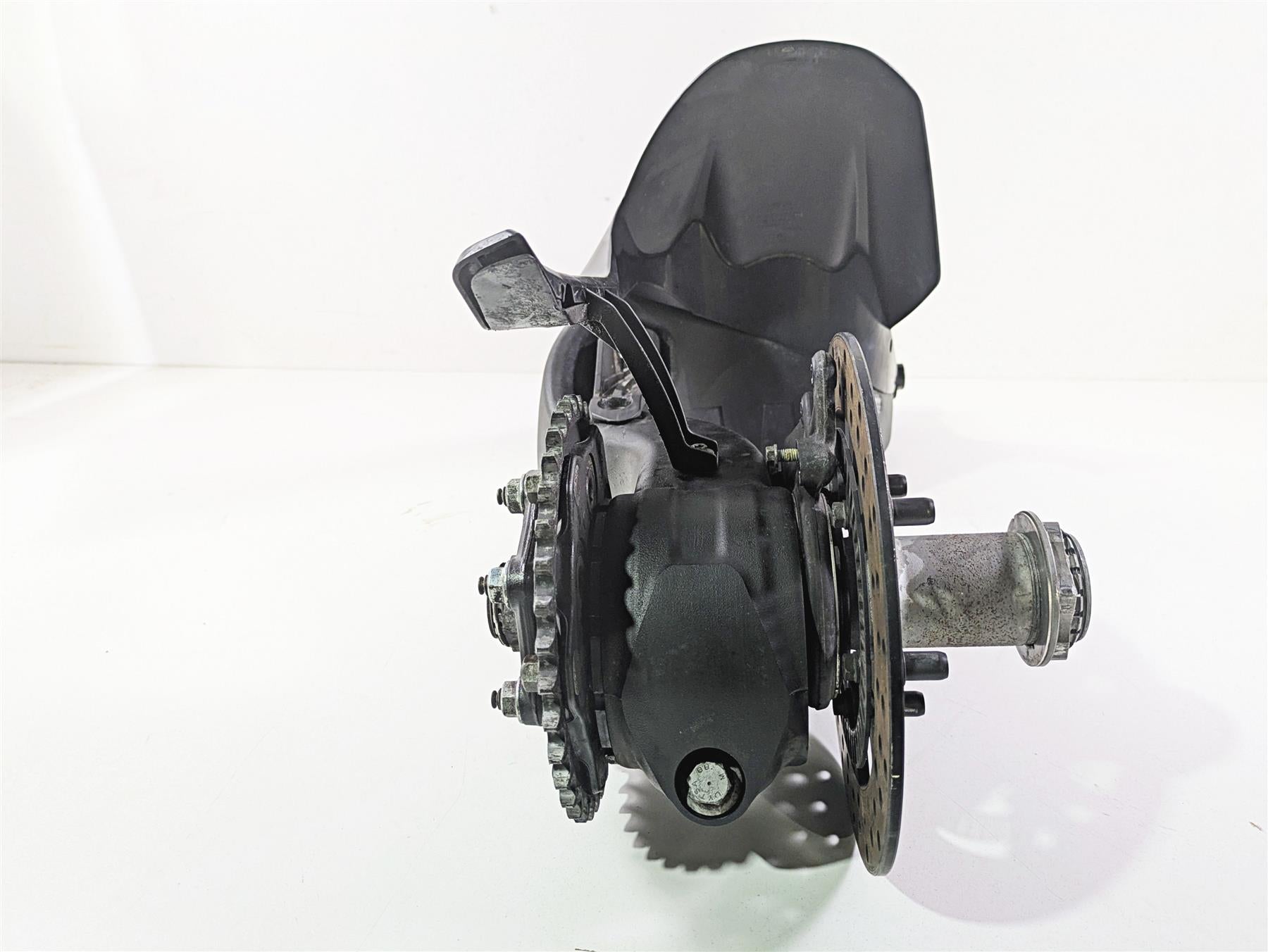 2018 KTM 1290 Super Duke R Swingarm Swing Arm & Axle 6130403004433 {{ shop.shopifyCountryName }} - Mototech271