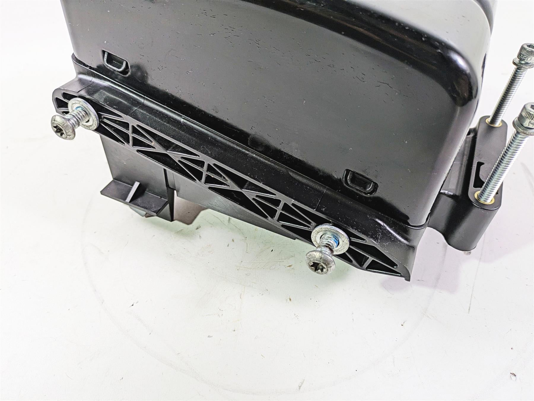 2016 Harley FXDWG Dyna Wide Glide Electric Tray Stay & Cover 70367-12 {{ shop.shopifyCountryName }} - Mototech271