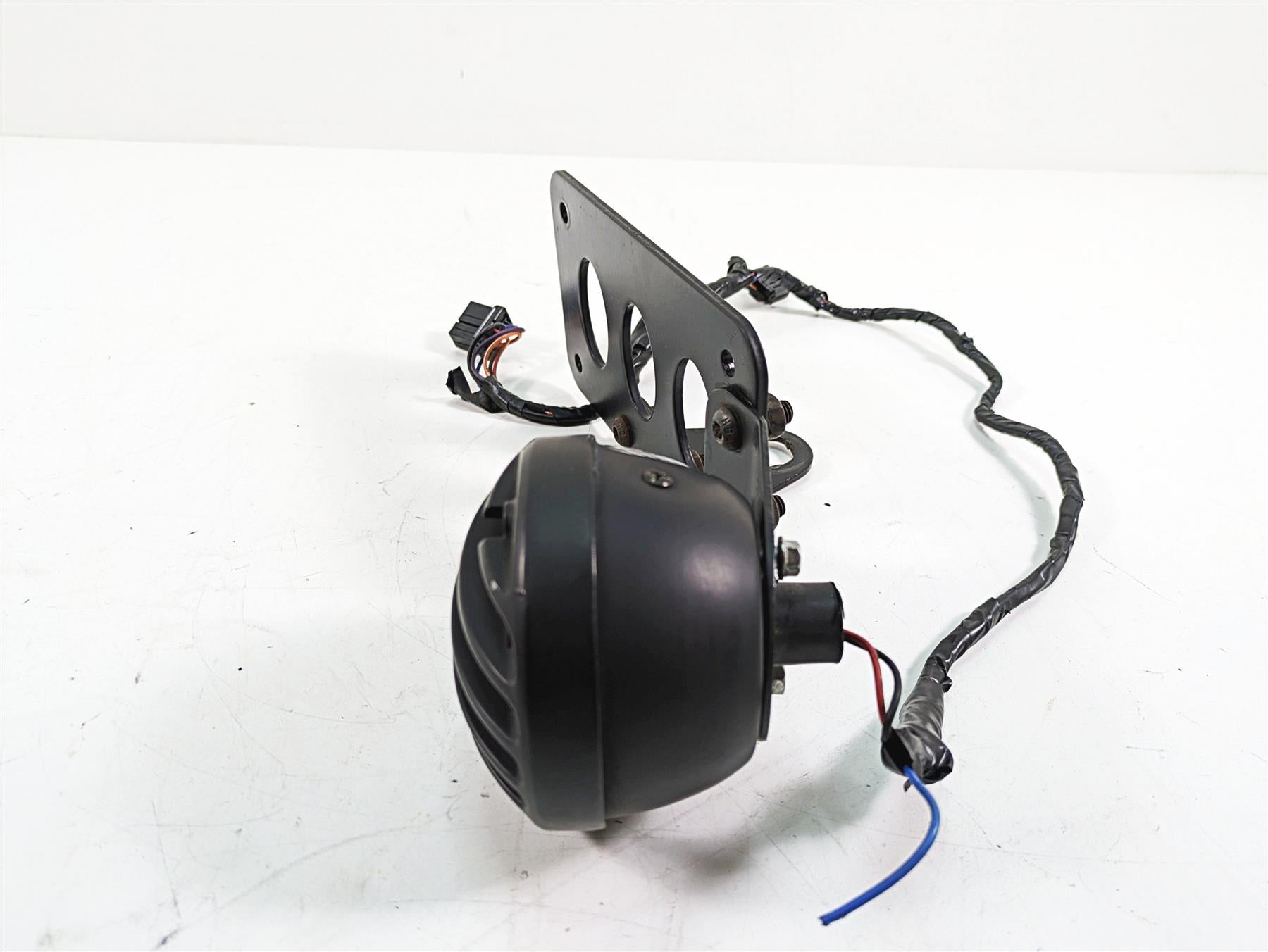 Harley Davidson Softail Rear Side Taillight License Plate Mount Holder {{ shop.shopifyCountryName }} - Mototech271