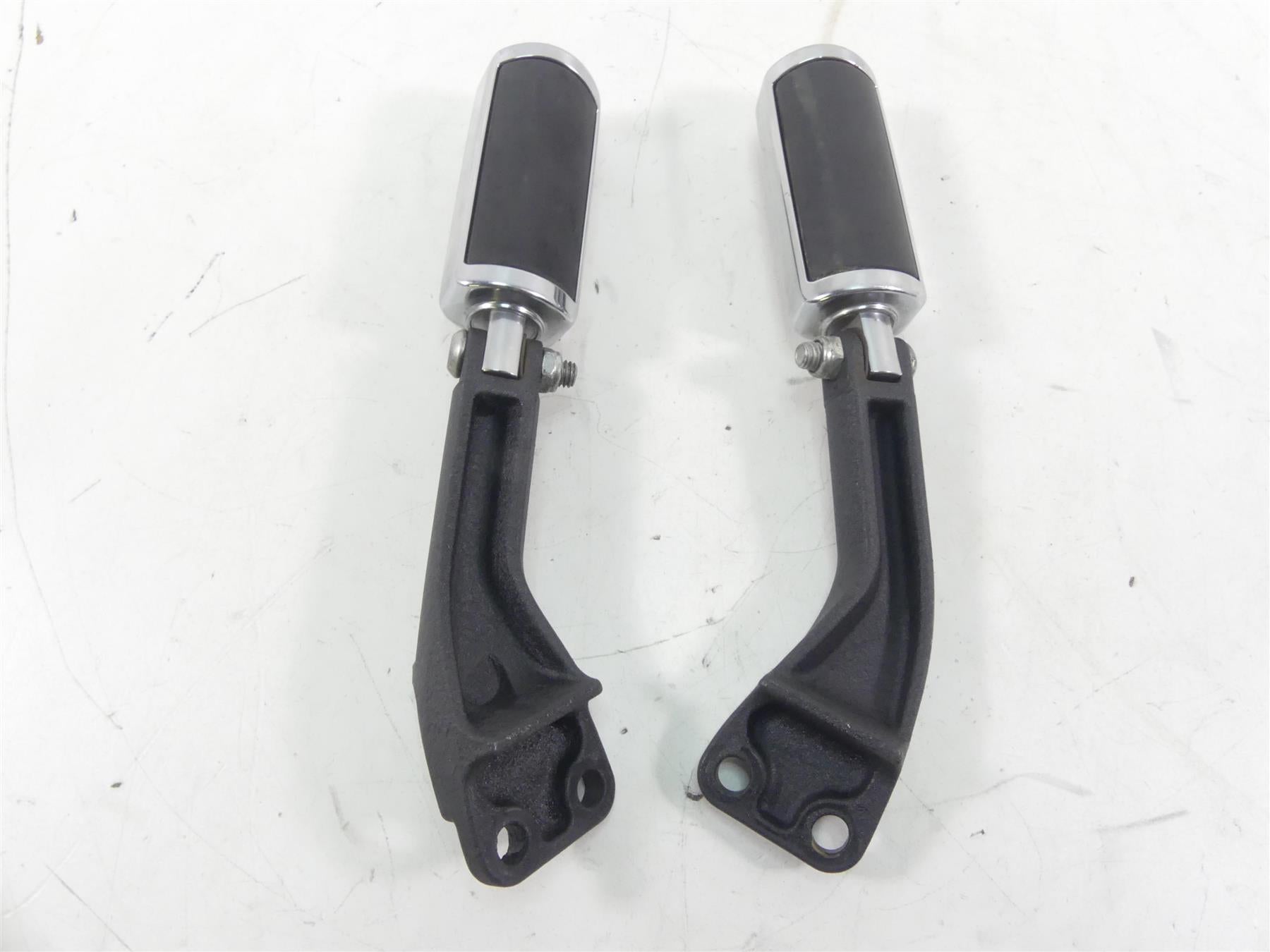 2015 Harley FXDL Dyna Low Rider Passenger Footpeg Foot Peg Set 49224-06 49230-06 {{ shop.shopifyCountryName }} - Mototech271