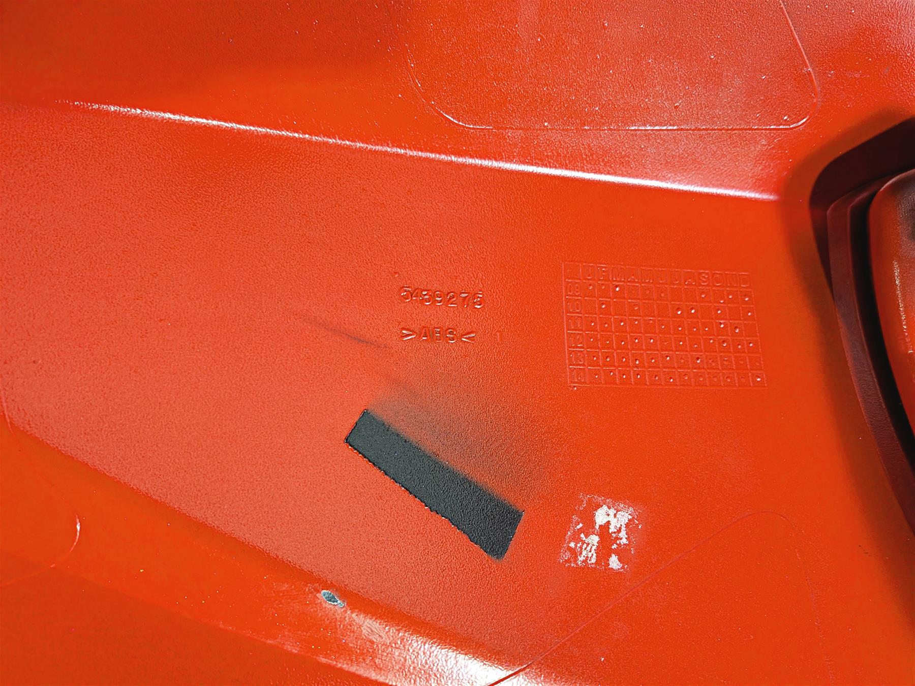 2016 Victory Cross Country Front Nose Outer Fairing Cover Cowl -Red 5439275 {{ shop.shopifyCountryName }} - Mototech271