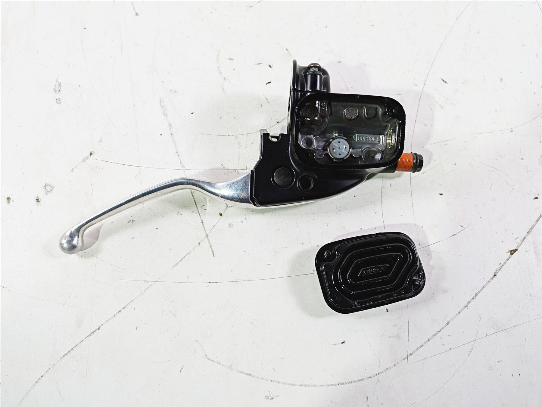 2015 Harley Touring FLHTKL E -Glide Low Front Brake Master Cylinder 44551-08F {{ shop.shopifyCountryName }} - Mototech271