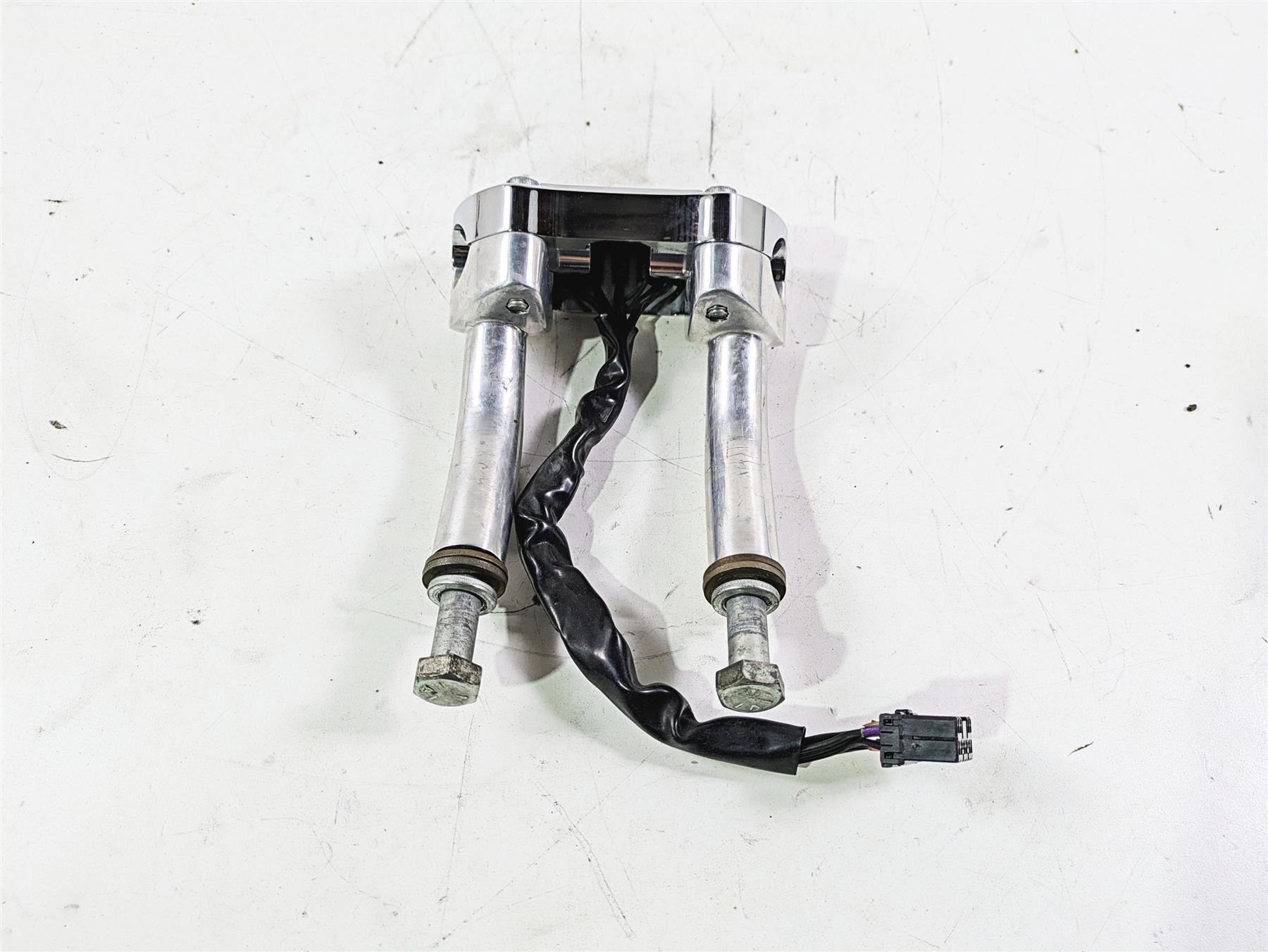 2002 Harley Dyna FXDL Low Rider Handlebar Riser Custom Top Plate Set 56124-77 {{ shop.shopifyCountryName }} - Mototech271