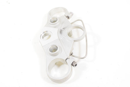 2011 Triumph Speed Triple 1050 Upper Triple Tree Steering Clamp T2040557 {{ shop.shopifyCountryName }} - Mototech271