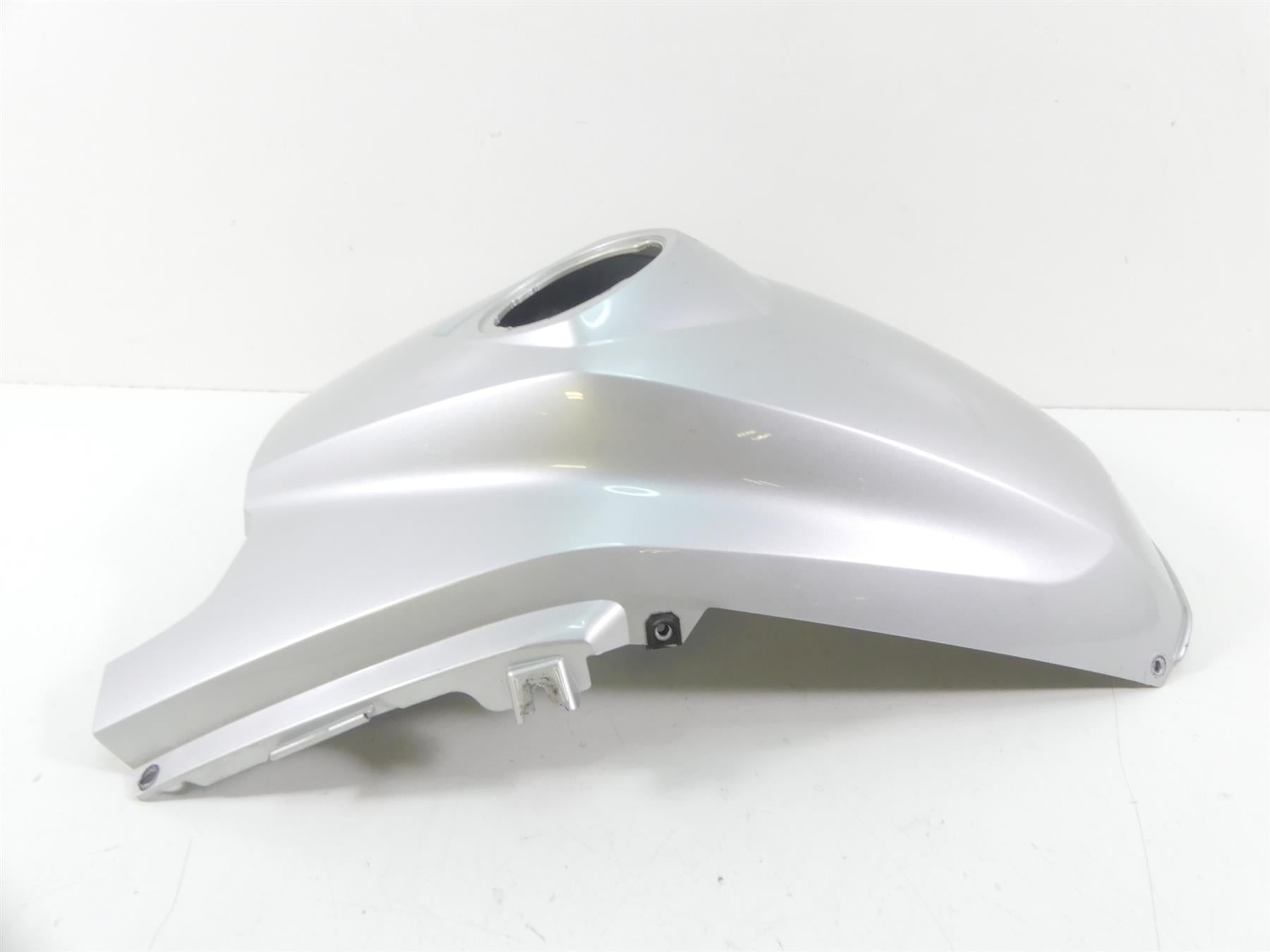 2009 BMW R1200GS K25 Fuel Gas Petrol Tank Center Cover Fairing -Nice 46637693425 {{ shop.shopifyCountryName }} - Mototech271