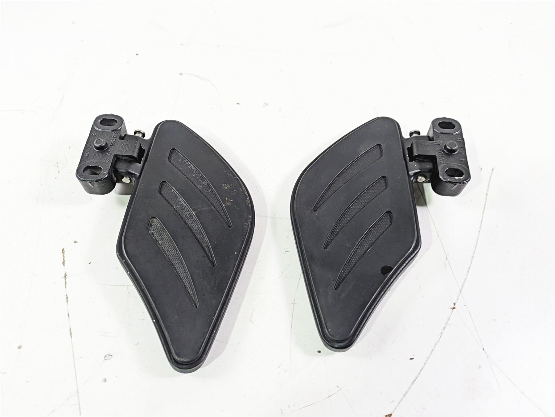 2012 Victory Cross Country Rear Passenger Floorboard Set 5137789 {{ shop.shopifyCountryName }} - Mototech271