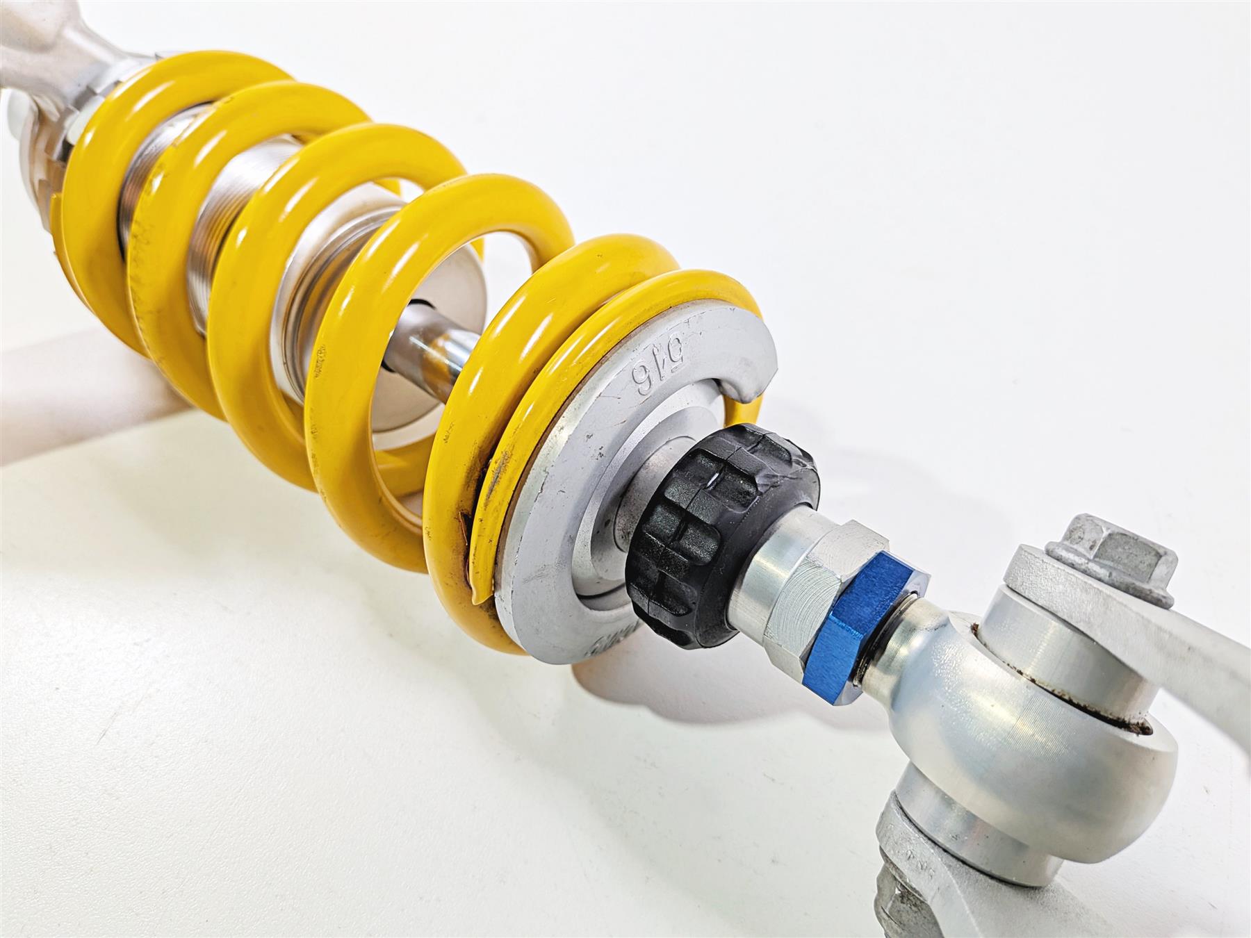 2016 Aprilia RSV 1100 Tuono V4 Factory Rear Ohlins Shock Damper 2B001705 {{ shop.shopifyCountryName }} - Mototech271