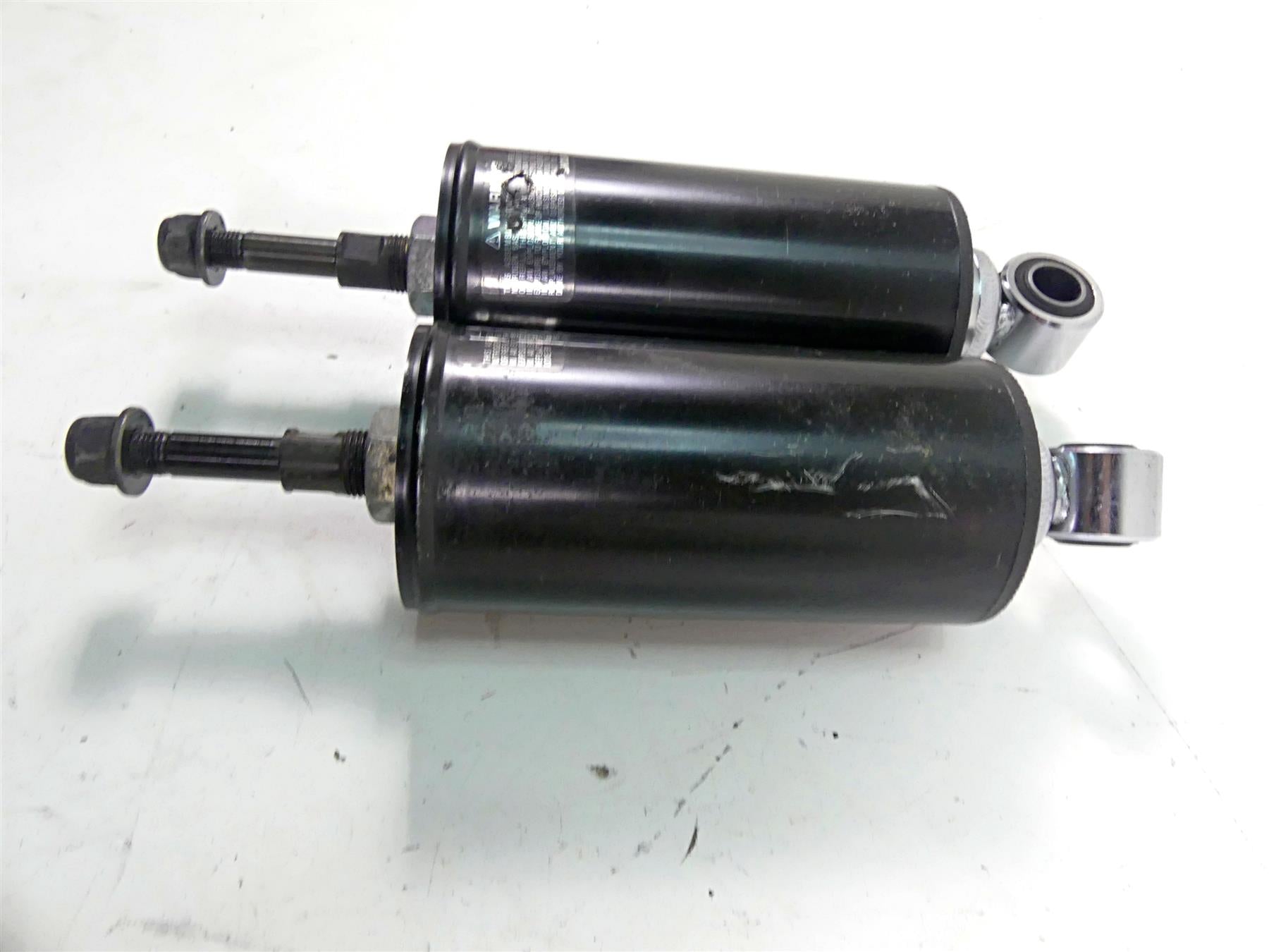2002 Harley FLSTCI Softail Heritage Rear Suspension Damper Shock Set 54508-00B {{ shop.shopifyCountryName }} - Mototech271