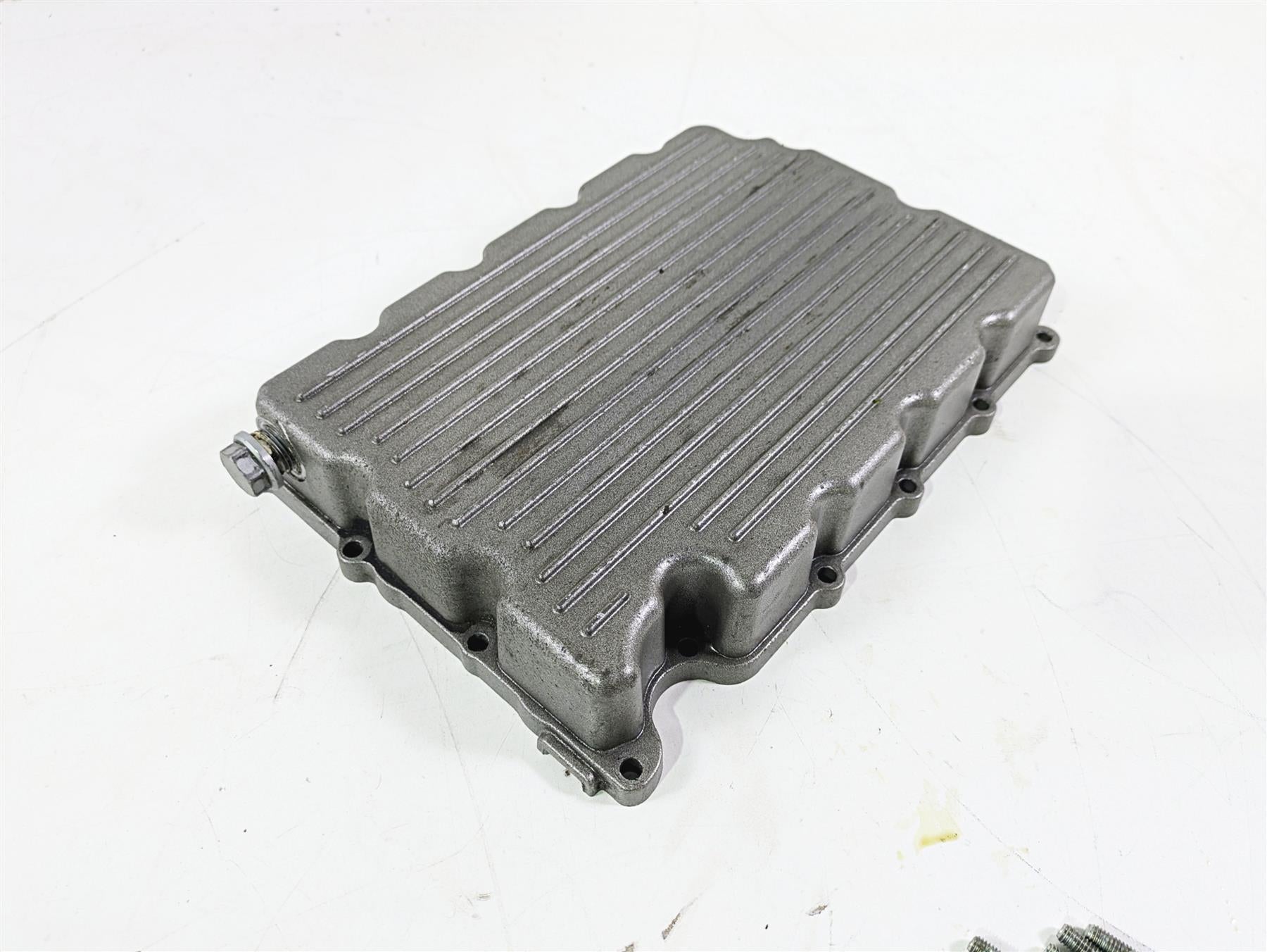 2010 Harley VRSCF Muscle Rod Oil Pan Engine Bottom Cover 26104-01K {{ shop.shopifyCountryName }} - Mototech271