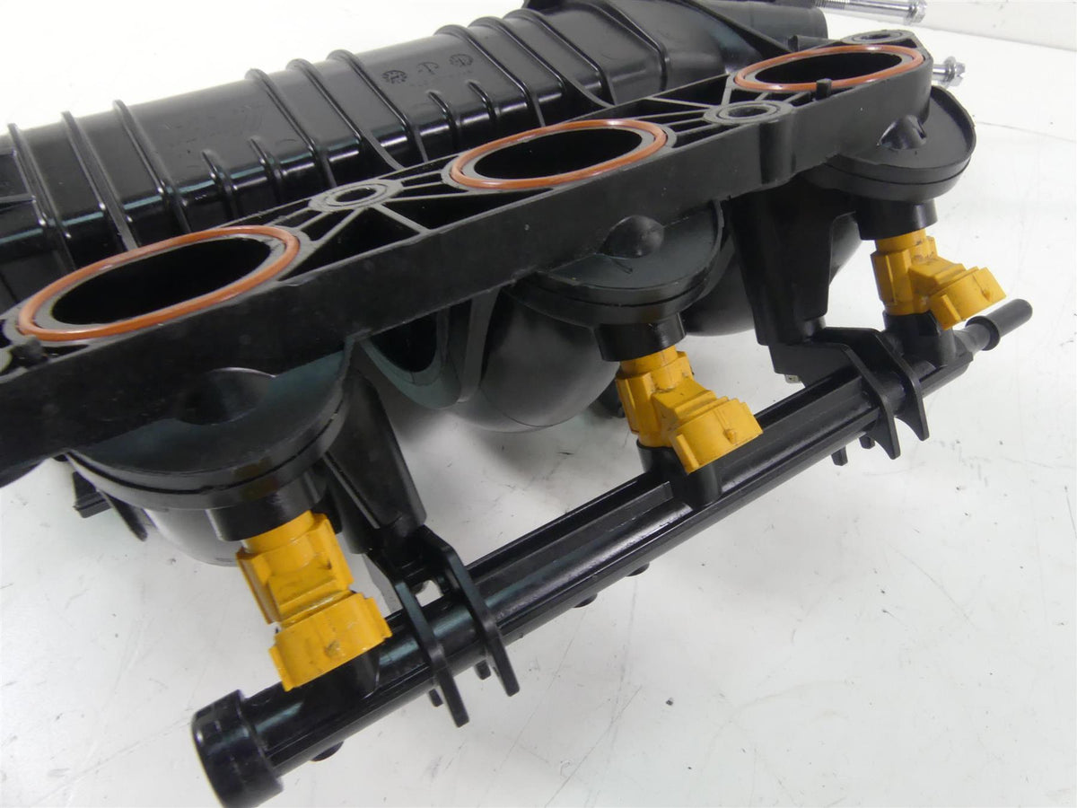 2017 Yamaha Waverunner VX 1050 CS Intake Manifold & Injectors 6EY-13641-00-00 {{ shop.shopifyCountryName }} - Mototech271