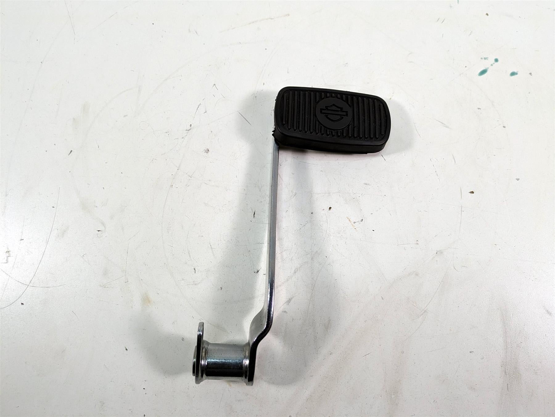 2006 Harley Touring FLHTCUI Electra Glide Rear Brake Pedal Lever 42407-02 {{ shop.shopifyCountryName }} - Mototech271