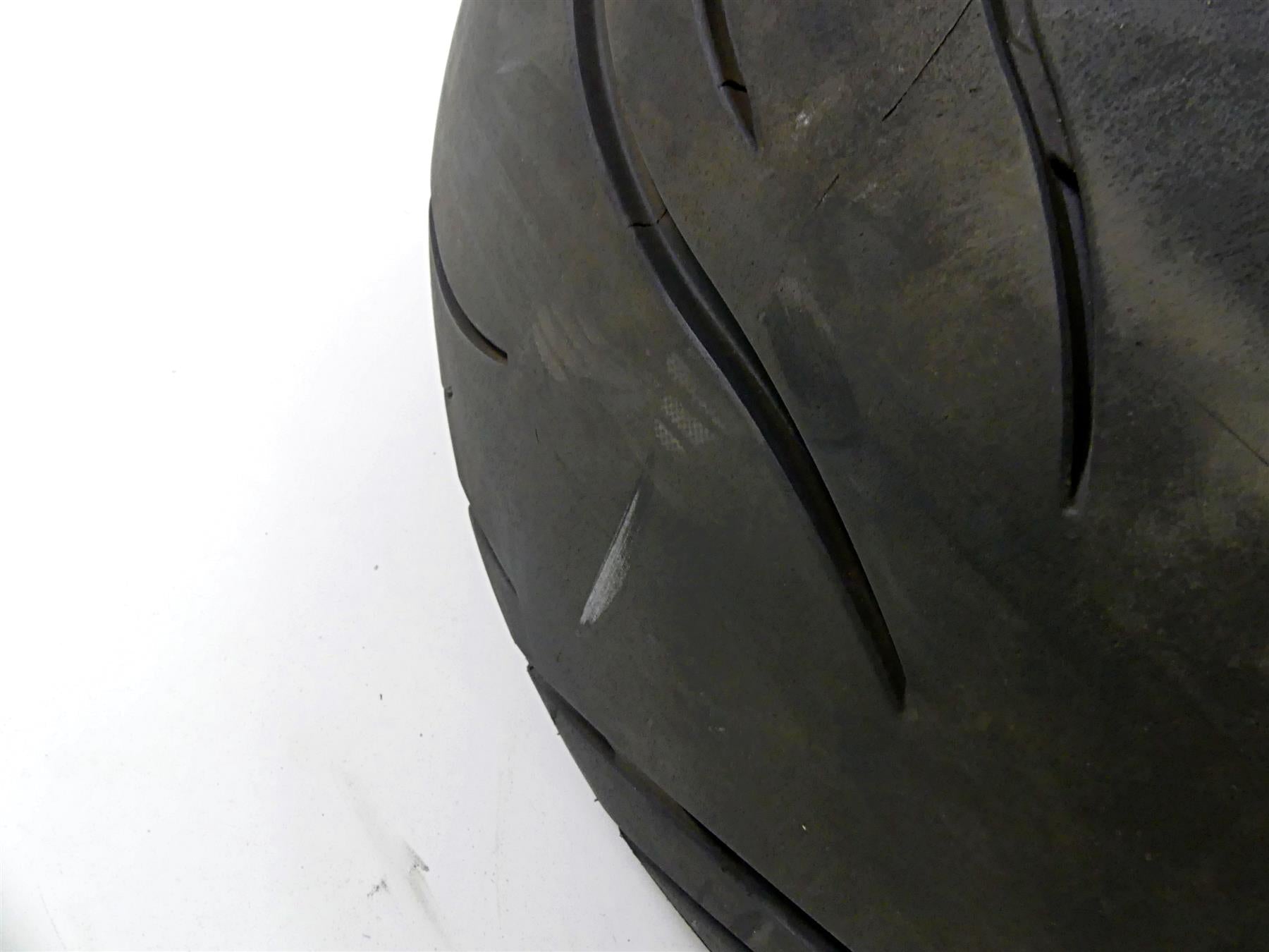 Used Rear Motorcycle Tire Avon Cobra 300/35VR18 4120216 {{ shop.shopifyCountryName }} - Mototech271