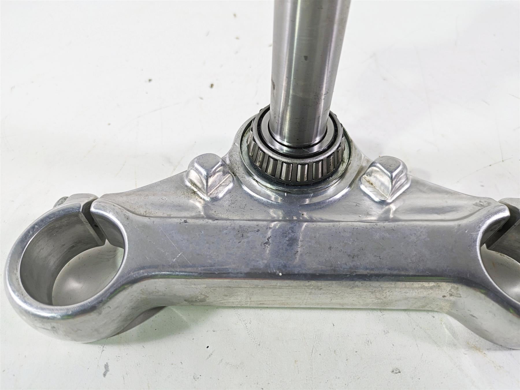 2003 Harley Dyna FXDL Low Rider 100TH Upper Lower Triple Tree Set 47668-90B {{ shop.shopifyCountryName }} - Mototech271