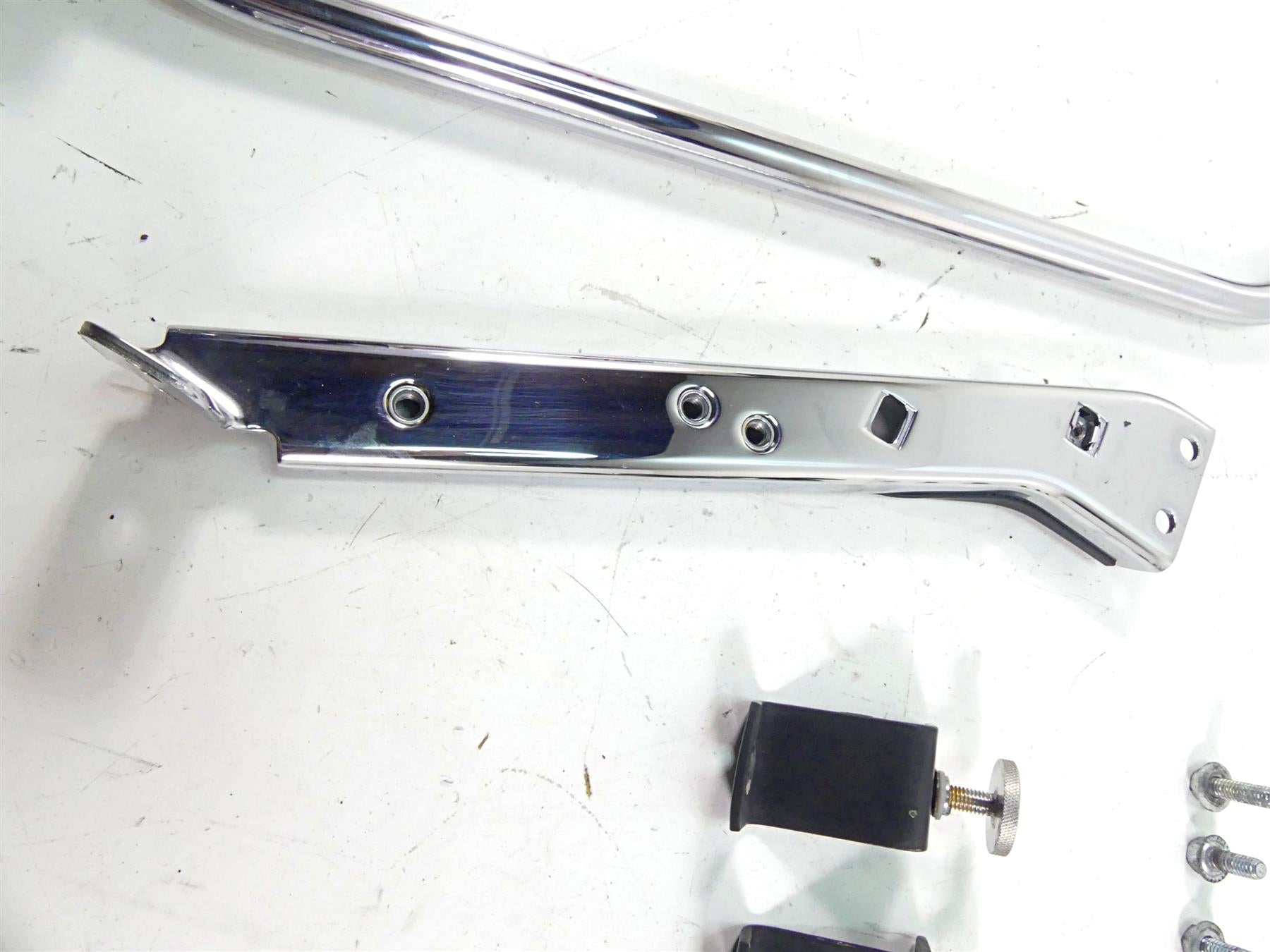 2008 Harley Touring FLHX Street Glide Saddlebag Mounts Rails Set 49207-04 {{ shop.shopifyCountryName }} - Mototech271