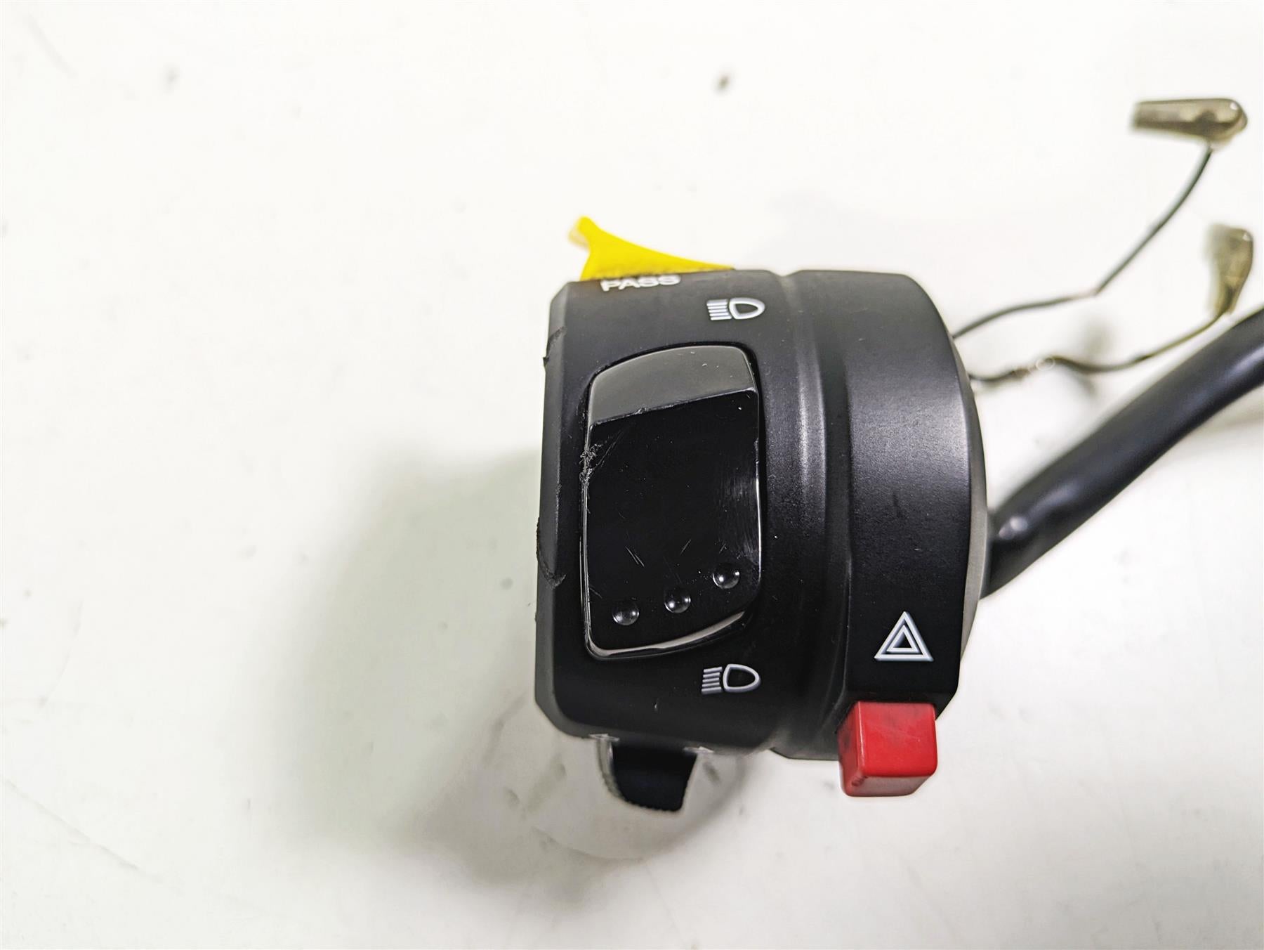 2018 Suzuki GSX1300 R Hayabusa Left Hand Control Switch - Read 37400-18H13 {{ shop.shopifyCountryName }} - Mototech271