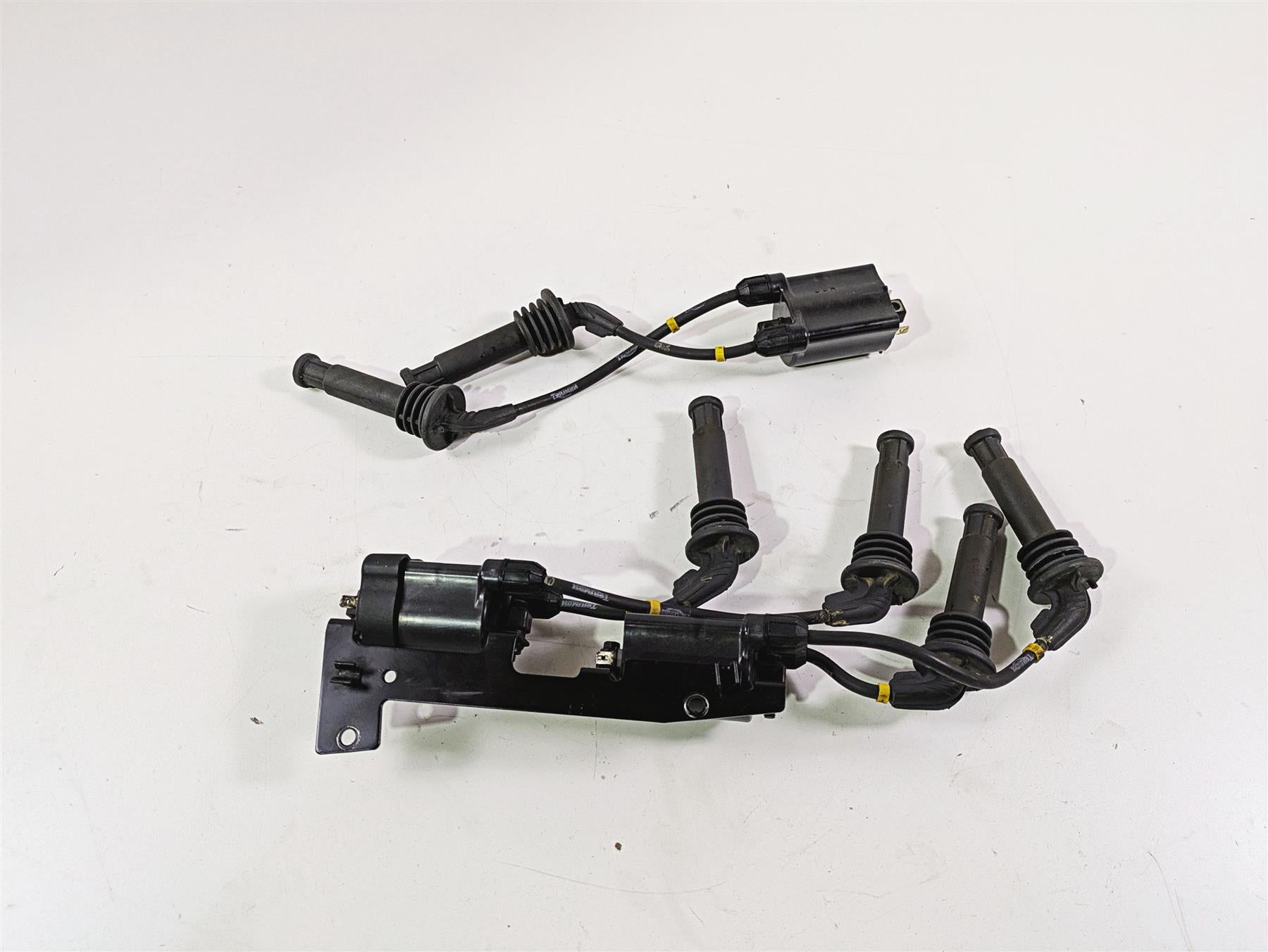 2006 Triumph Rocket 3 Ignition Coil Wiring Plug Set - Tested T1290101 {{ shop.shopifyCountryName }} - Mototech271