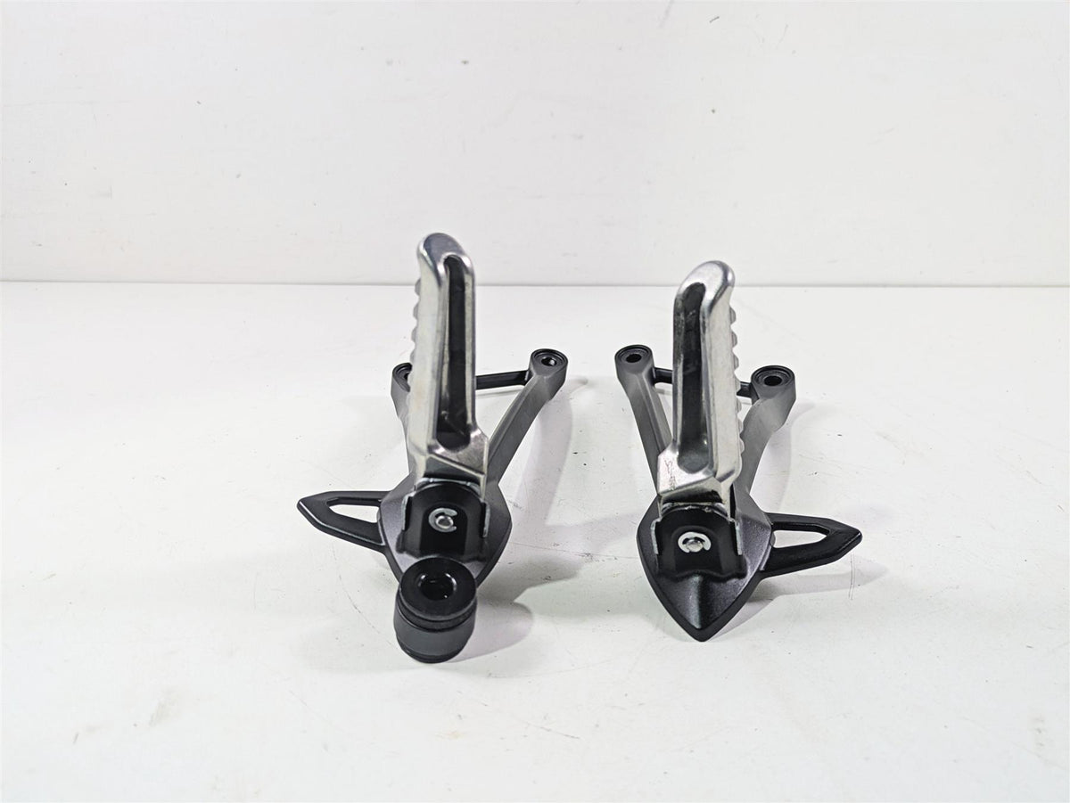 2024 Kawasaki ZX6R ZX636 Ninja Passenger Footpeg Foot Peg Set 35063-0444-18R {{ shop.shopifyCountryName }} - Mototech271
