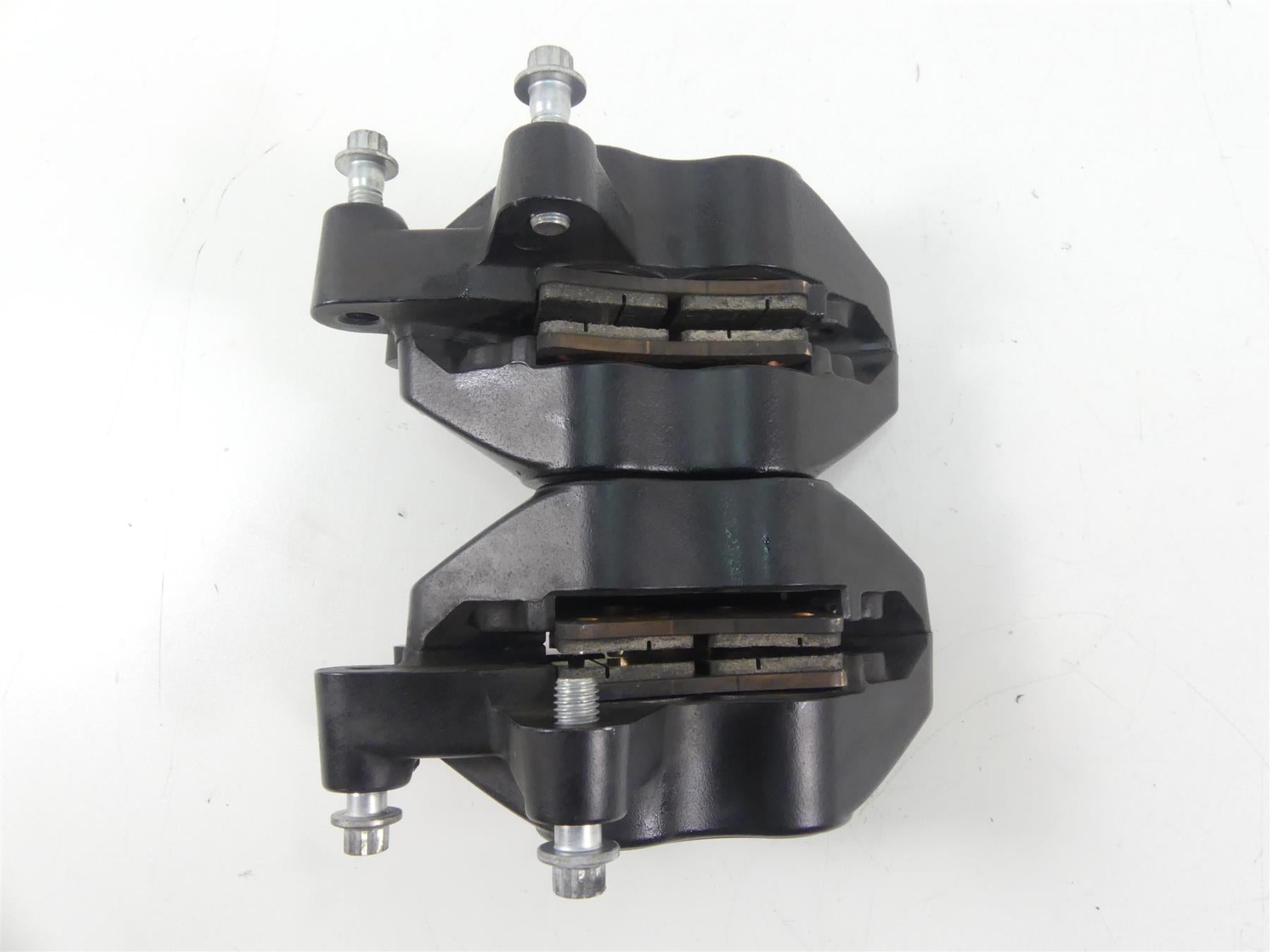 2018 Harley Softail FXFB Fat Bob Front Brake Caliper Set 41300095 41300205 {{ shop.shopifyCountryName }} - Mototech271