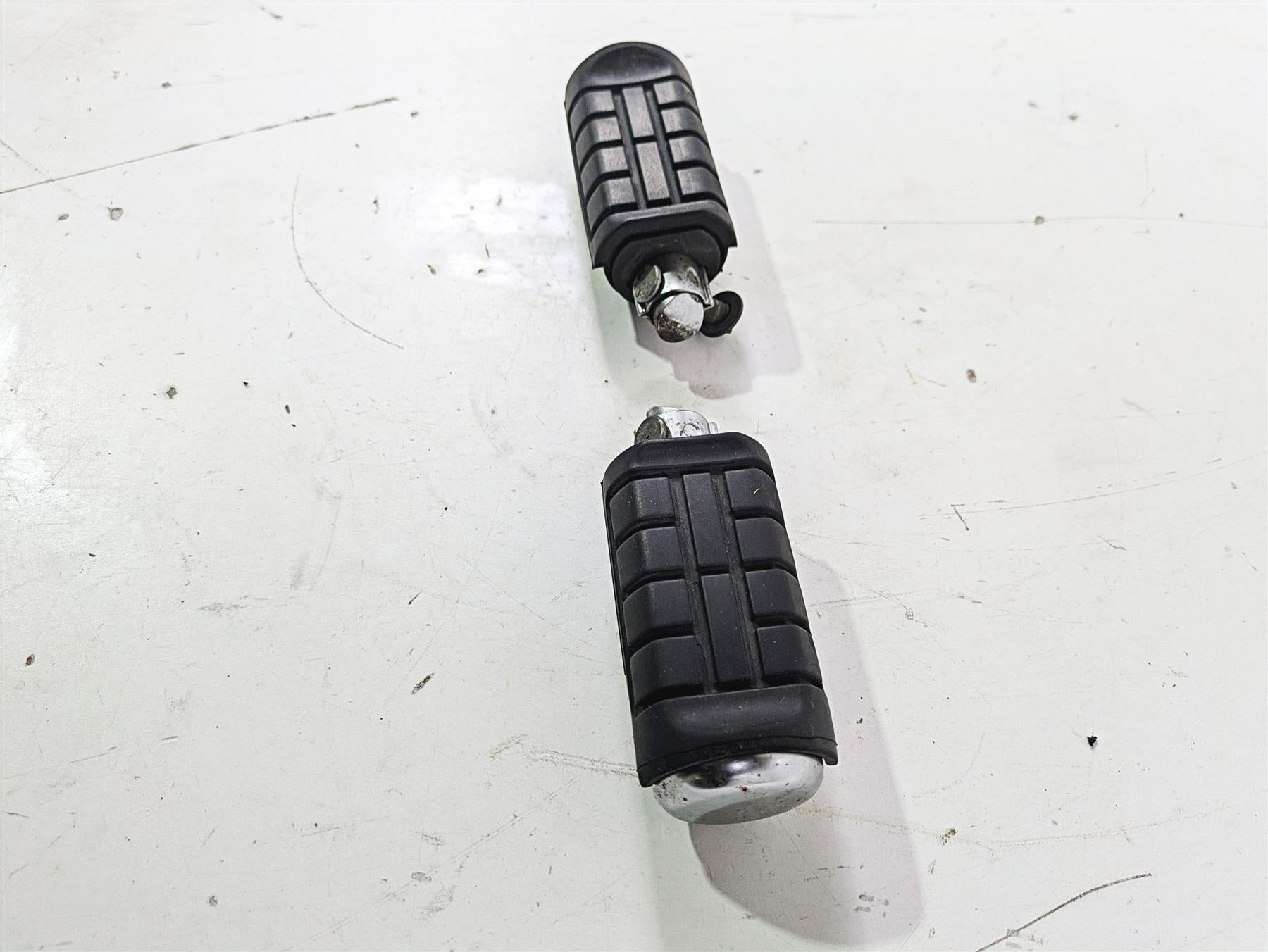 2002 Honda V-Twin VTX1800 C Rear Passenger Footpeg Set 50680-MCH-000 {{ shop.shopifyCountryName }} - Mototech271