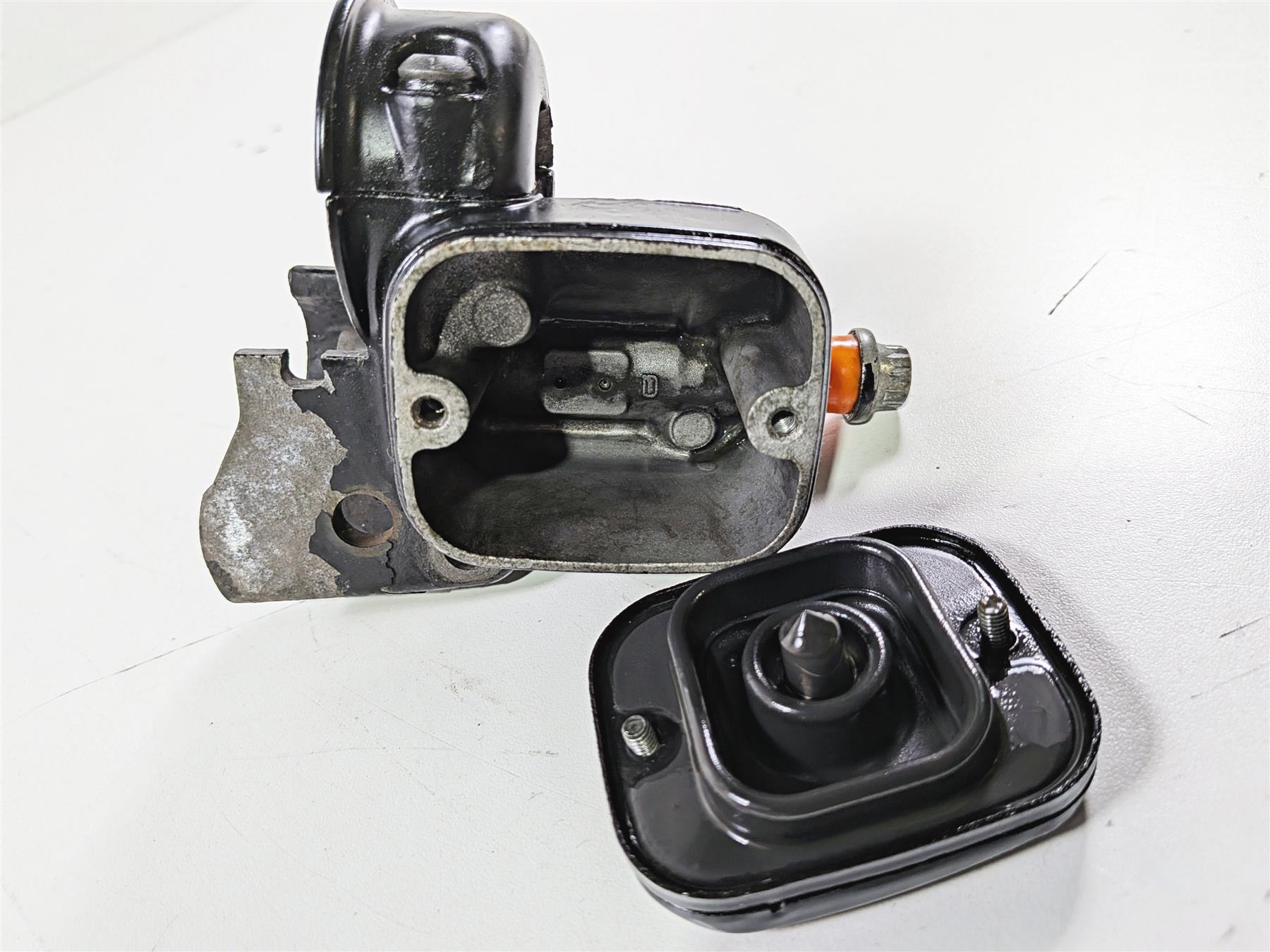 2002 Harley Davidson XLH883 Sportster Front Brake Master Cylinder 9/16" 45019-96 {{ shop.shopifyCountryName }} - Mototech271