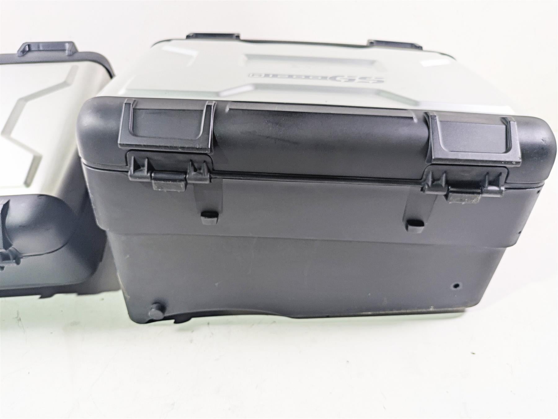 2010 BMW R1200GS K25 Vario Case Saddlebag Set - No Locks 71607670828 71607692173 {{ shop.shopifyCountryName }} - Mototech271