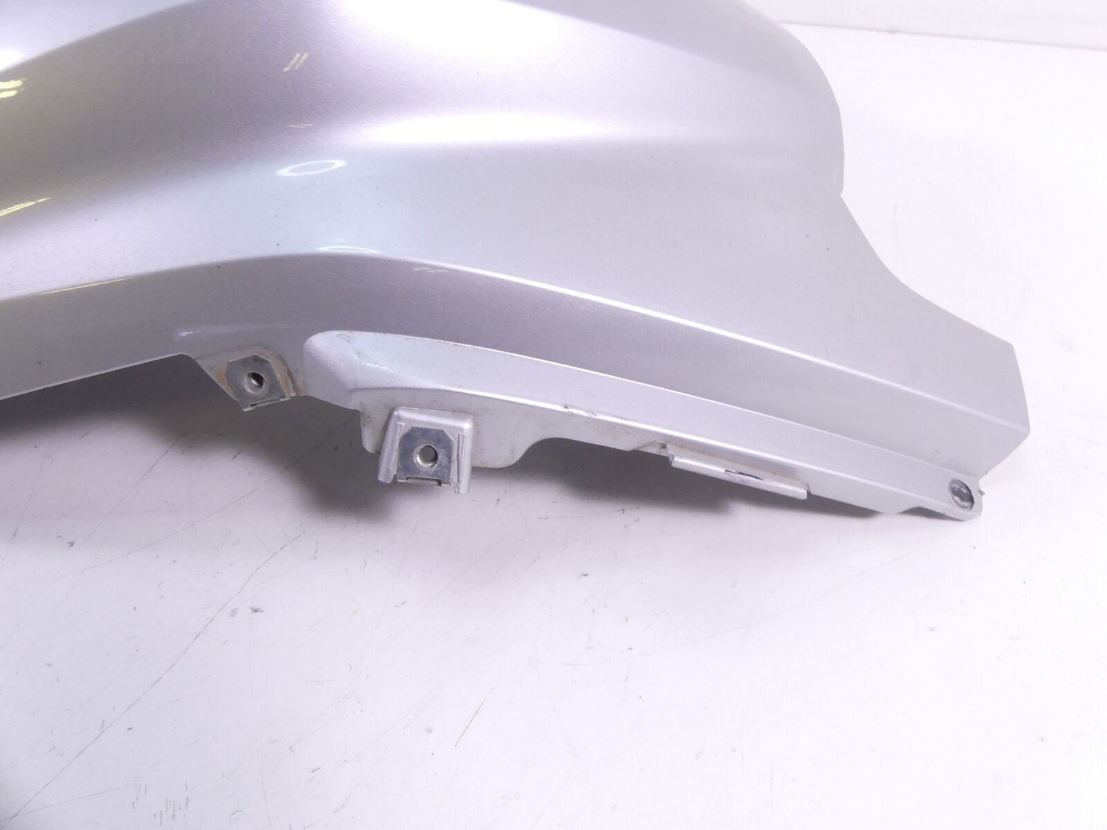 2012 BMW R1200GS K25 Tank Center Cover Fairing -Titansilber 46637693425 {{ shop.shopifyCountryName }} - Mototech271