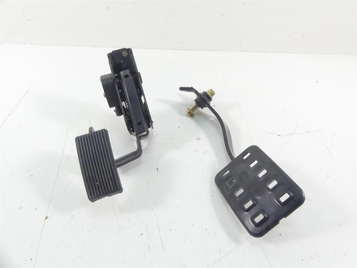 2020 Can-Am Commander 1000R XT Foot Accelerate Brake Pedal Set 707001166 {{ shop.shopifyCountryName }} - Mototech271