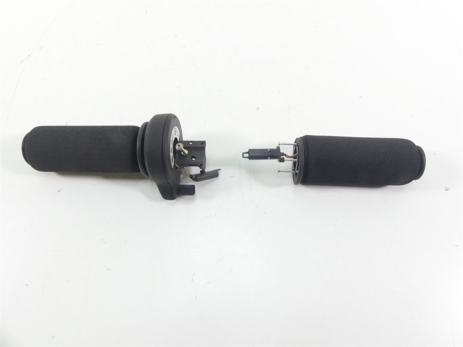 2016 BMW S1000XR K49 Heated Cruise Control E-Throttle Grip Set 61318522472 {{ shop.shopifyCountryName }} - Mototech271