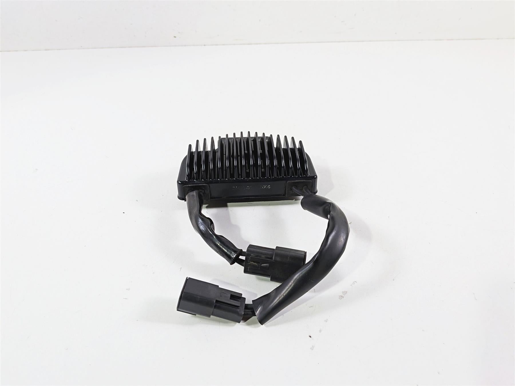 2006 Harley Davidson Dyna FXDBI Street Bob Rectifier Voltage Regulator 74631-06 {{ shop.shopifyCountryName }} - Mototech271