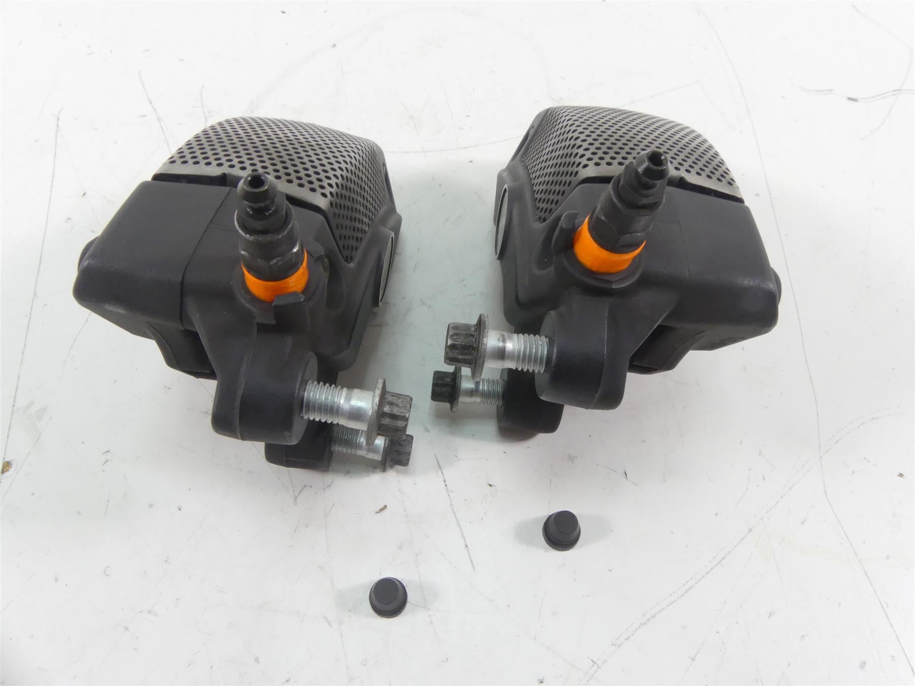 2016 Harley Touring FLTRX Road Glide Front Brake Caliper Set 43027-08 43023-08 {{ shop.shopifyCountryName }} - Mototech271