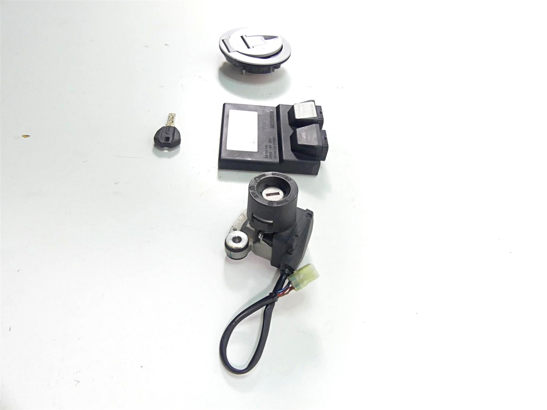 2012 Ducati Panigale 1199S Cdi Ecu Ecm Ignition Switch Key 28642071B 59821051A {{ shop.shopifyCountryName }} - Mototech271