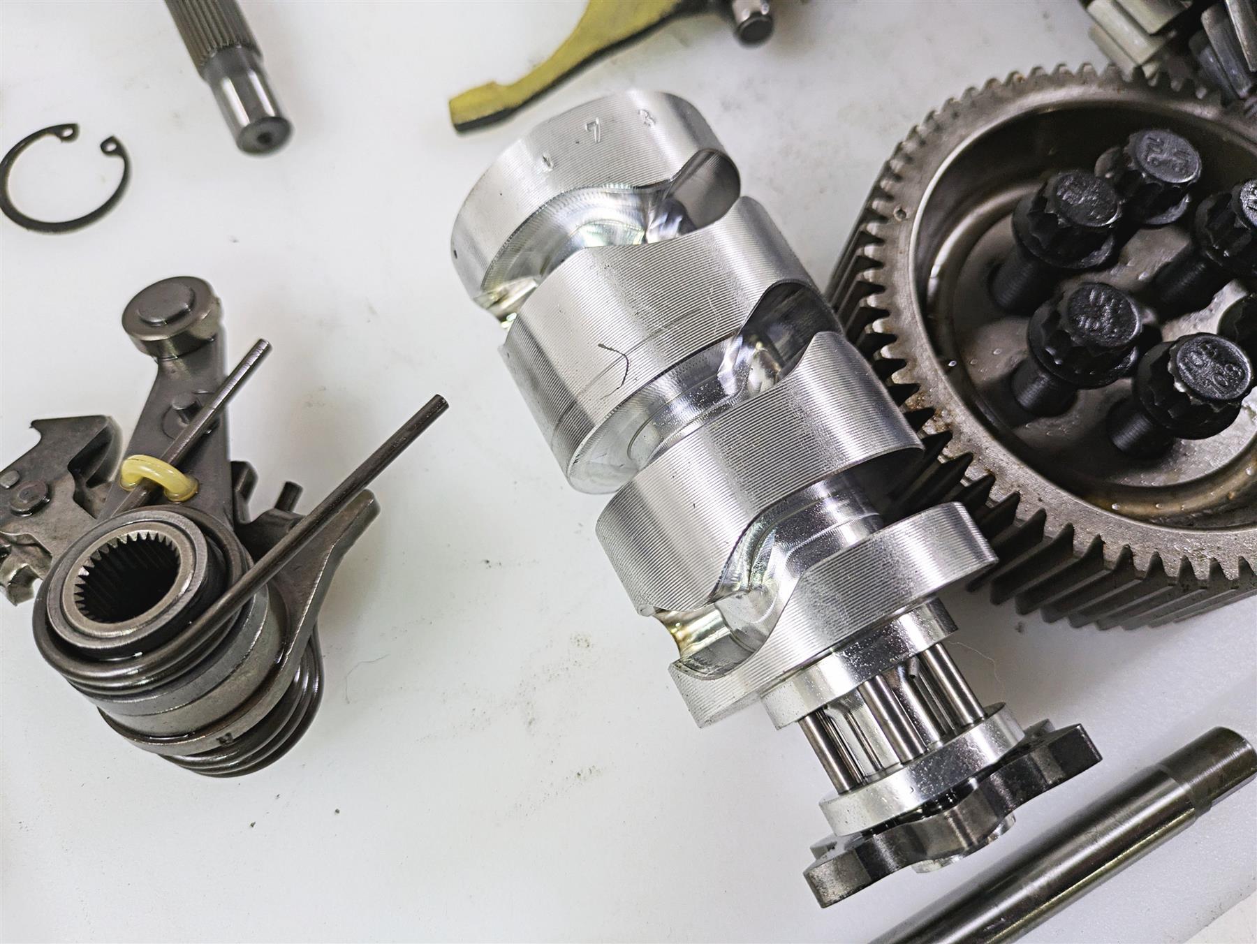 2010 Harley VRSCF Muscle Rod Transmission Gear Pack 35454-01KA 35455-01KA {{ shop.shopifyCountryName }} - Mototech271