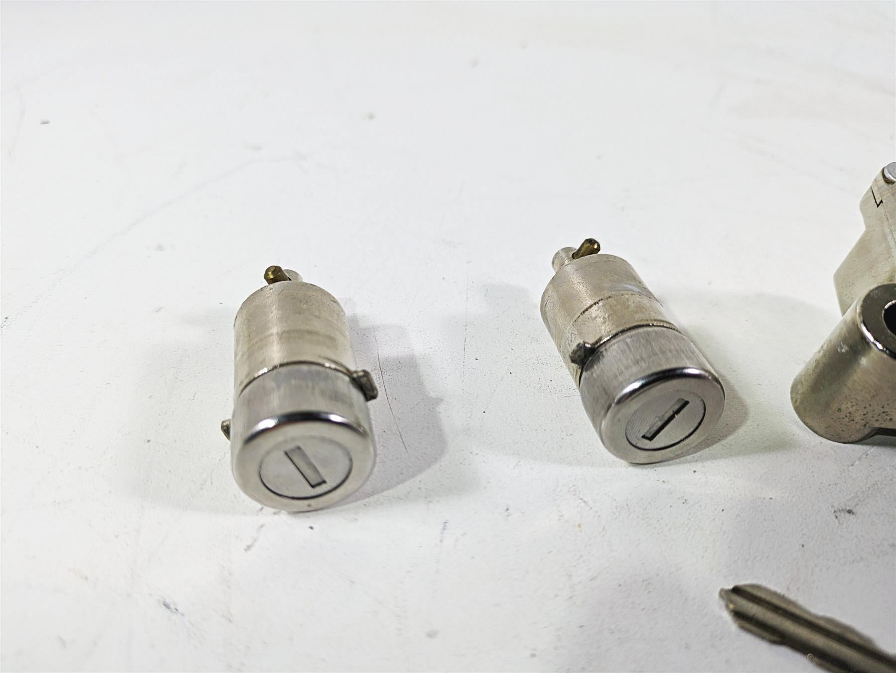 2018 Indian Chieftain Dark Horse Steering & Saddle Bag Lock & Key Set 2635146 {{ shop.shopifyCountryName }} - Mototech271