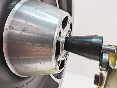 2006 Harley Touring FLHXI Street Glide Nice 16x3 Cast Front Wheel Rim 41285-06 {{ shop.shopifyCountryName }} - Mototech271