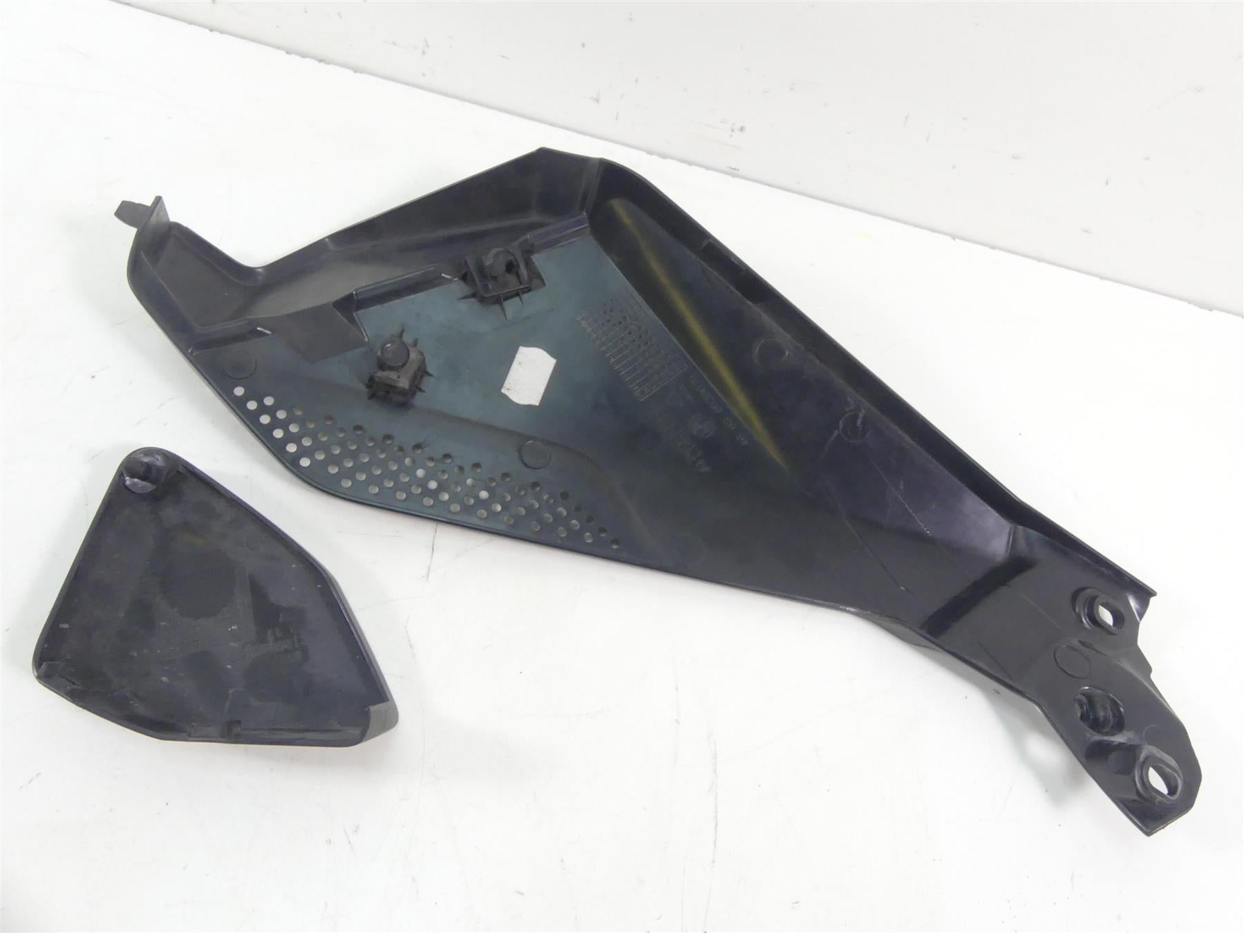 2017 BMW R1200GS GSW K50 Left Tank Side Fairing Cover Set Granitgray 46638528675 {{ shop.shopifyCountryName }} - Mototech271