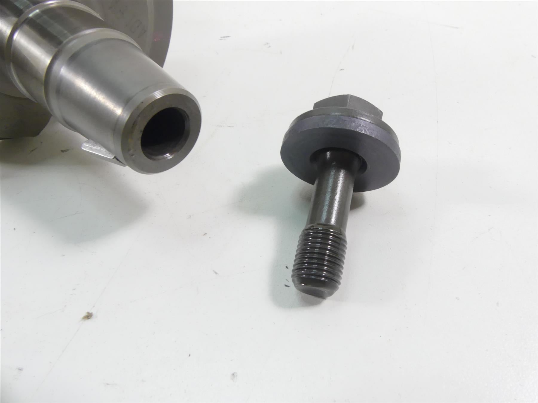 2015 Yamaha MT09 FZ09 Crankshaft Crank Shaft -10K Only 1RC-11400-00-00 {{ shop.shopifyCountryName }} - Mototech271