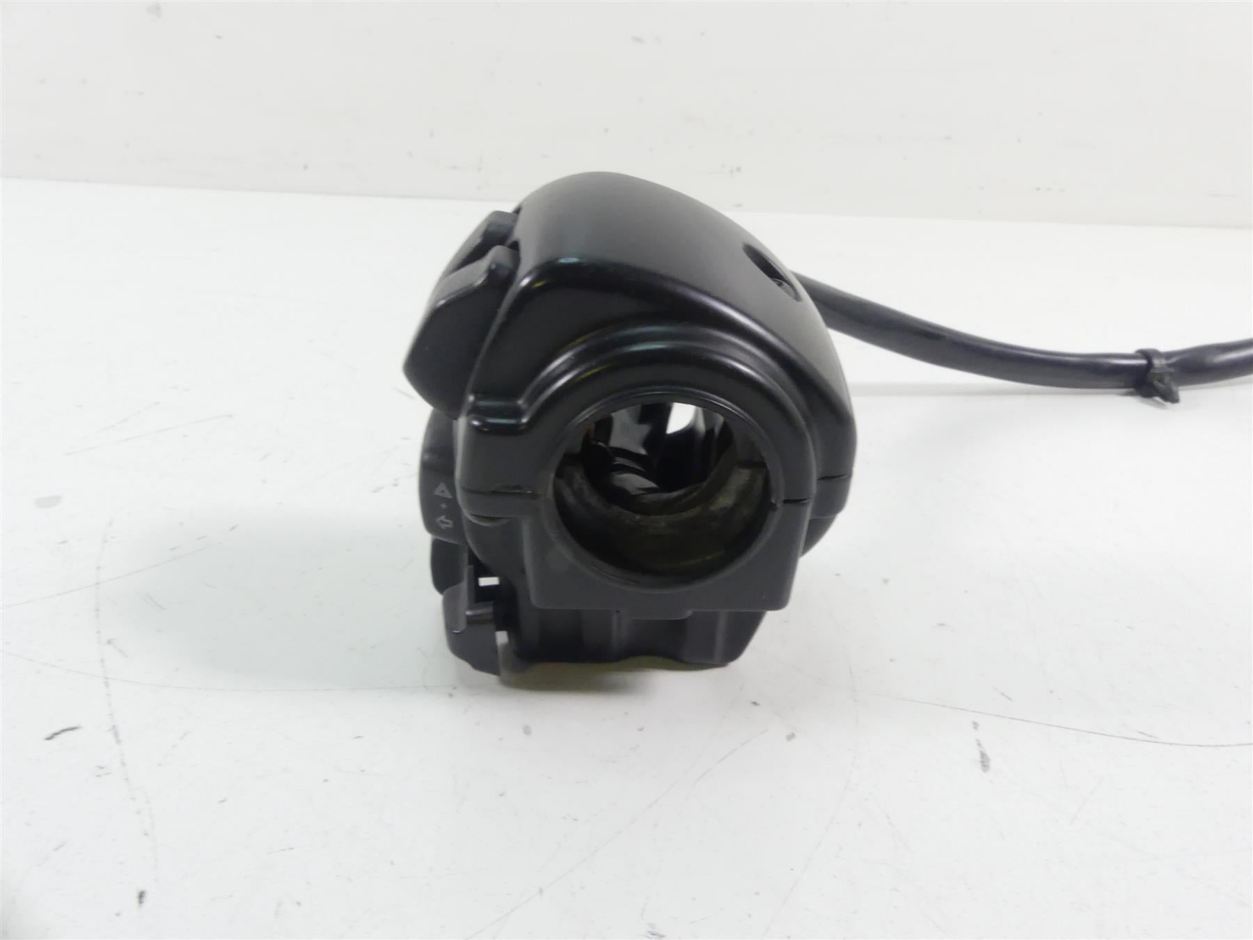 2011 Harley Touring FLTRX Road Glide Right Hand Cruise Control Switch 71684-06A {{ shop.shopifyCountryName }} - Mototech271