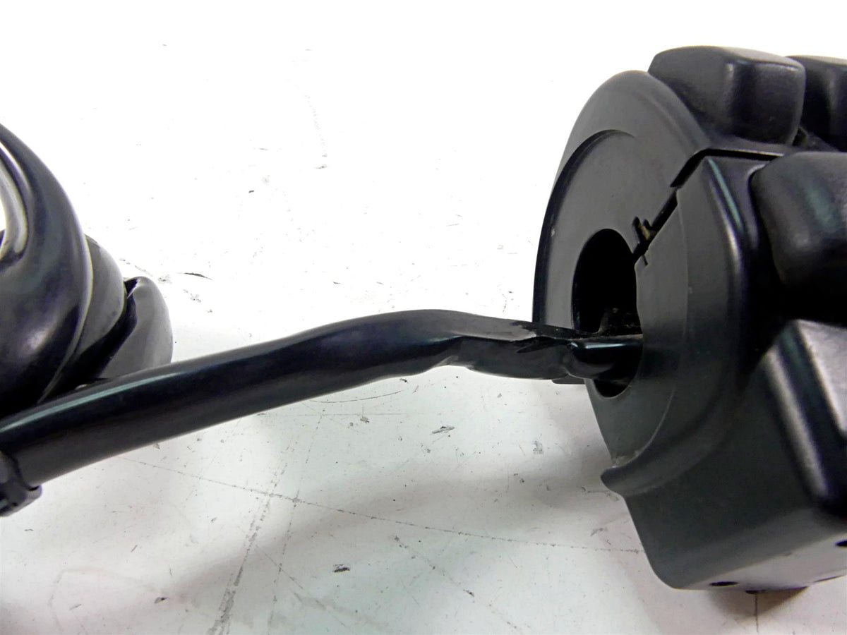 2011 Harley Touring FLTRX Road Glide Right Hand Control Switch -Read 71684-06A {{ shop.shopifyCountryName }} - Mototech271
