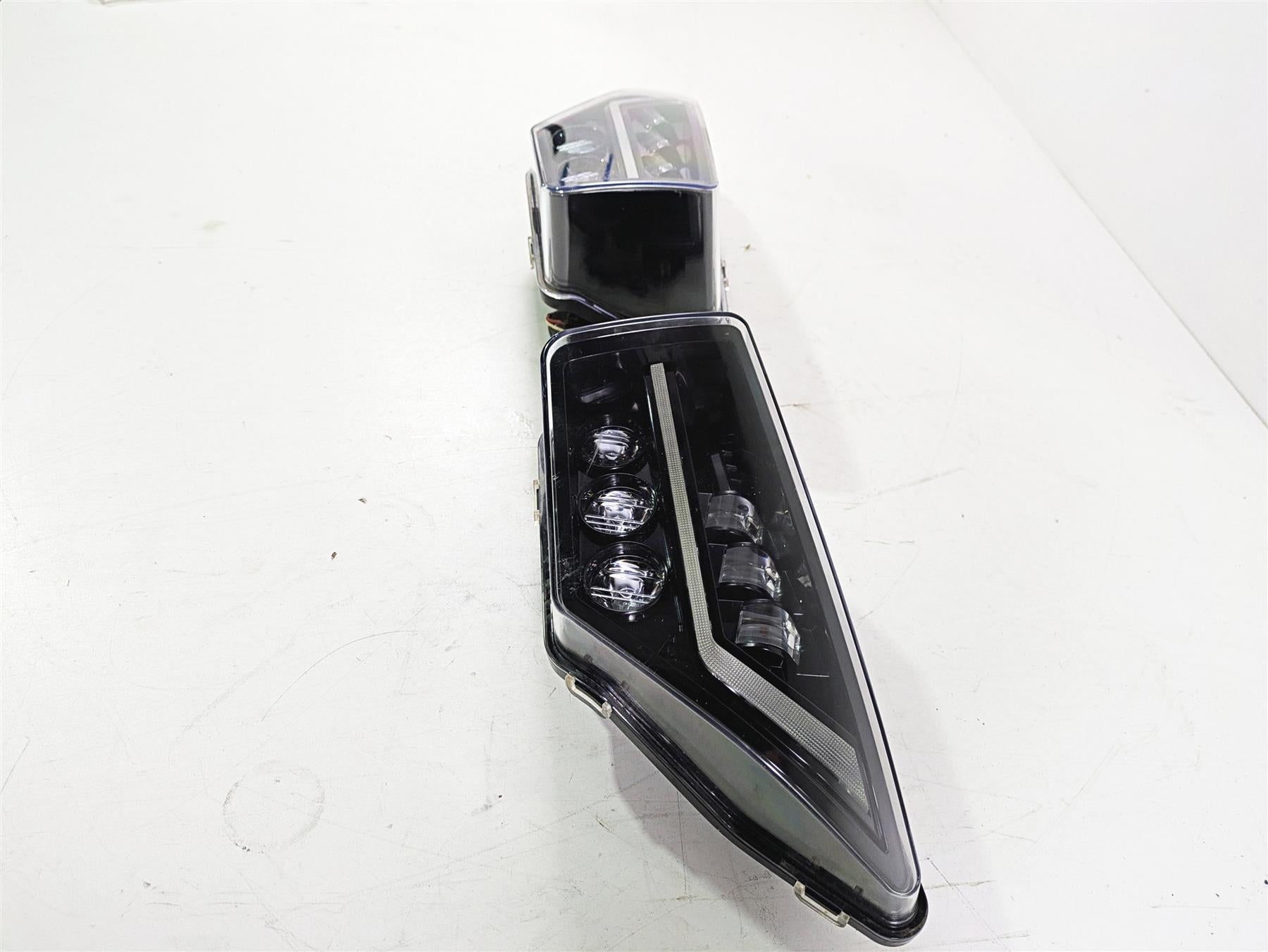 2021 Kawasaki Teryx KRX KRF 1000 Headlight Head Light Lamp 23004-0392 23004-0393 {{ shop.shopifyCountryName }} - Mototech271