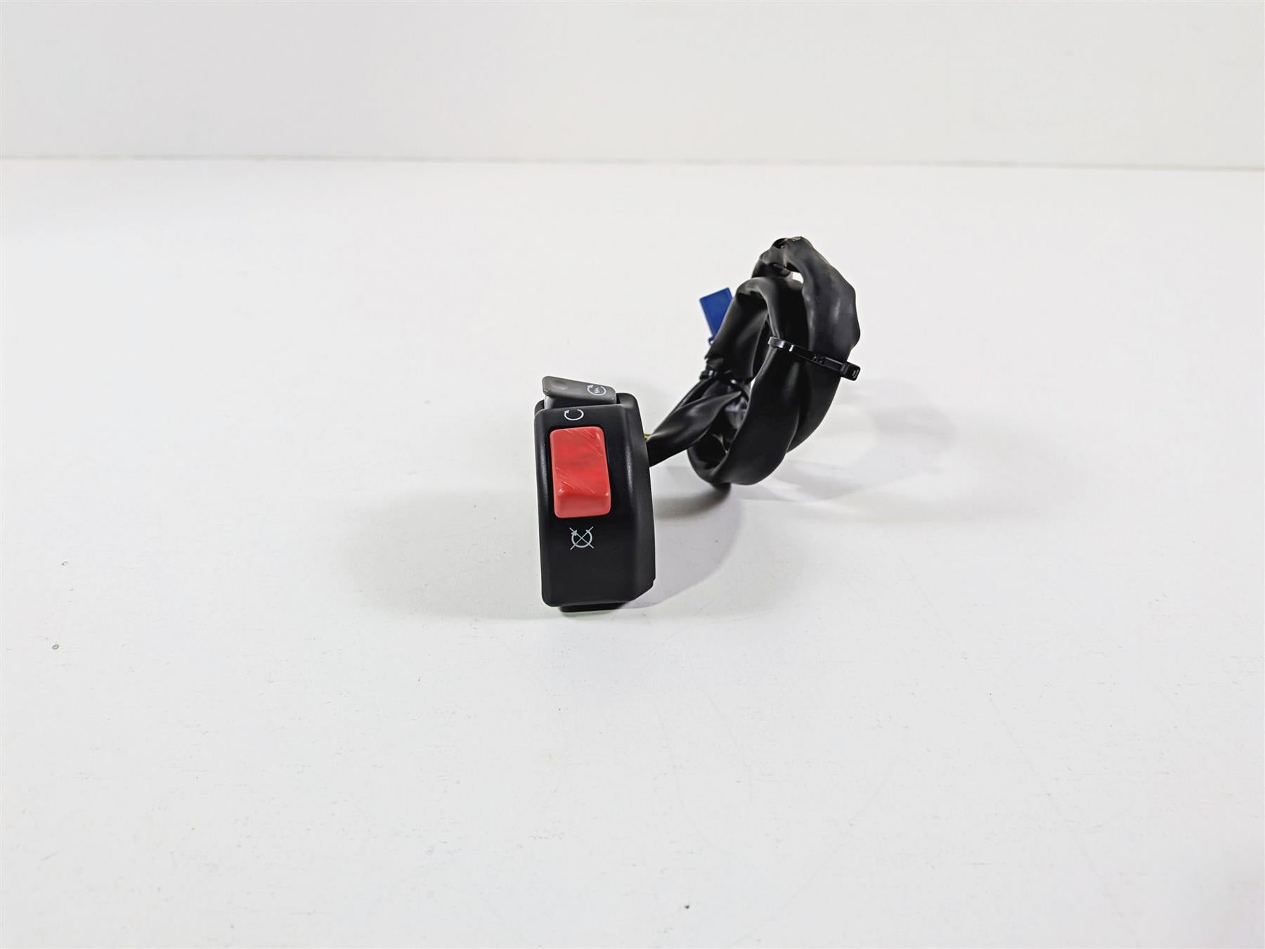 2008 Yamaha YZF R1 RN19 Right Hand Control Switch Start Stop 4C8-83975-00-00 {{ shop.shopifyCountryName }} - Mototech271