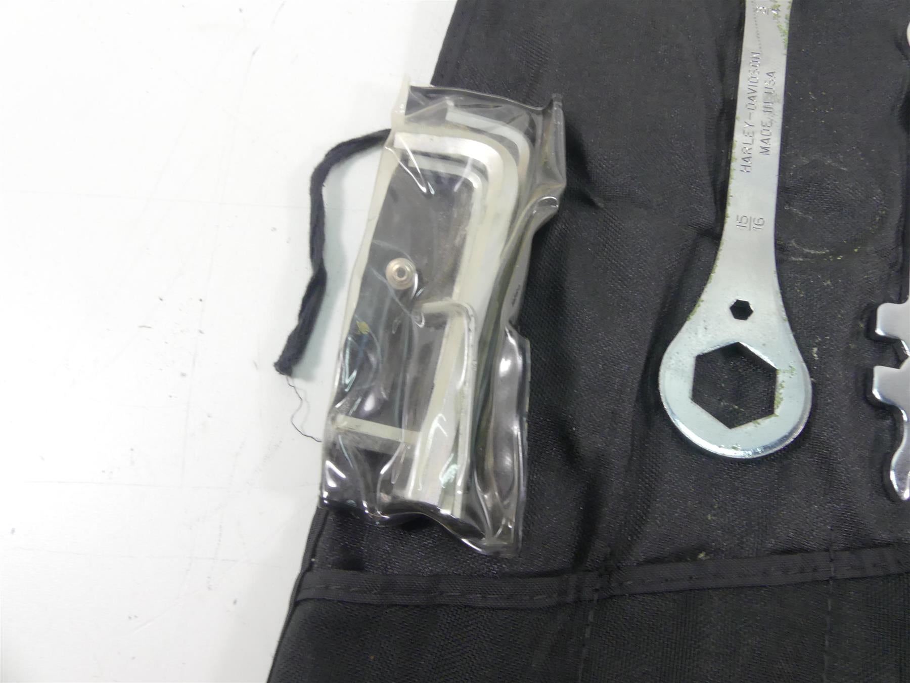 1999 Harley Touring FLHTCUI Electra Glide Owners Tool Kit + Bag 94819-02 {{ shop.shopifyCountryName }} - Mototech271