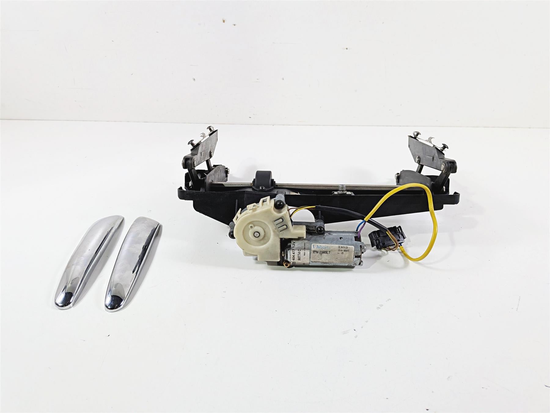 2002 BMW K1200LT 89V3 Windshield Adjuster & Motor Set 46632307916 {{ shop.shopifyCountryName }} - Mototech271